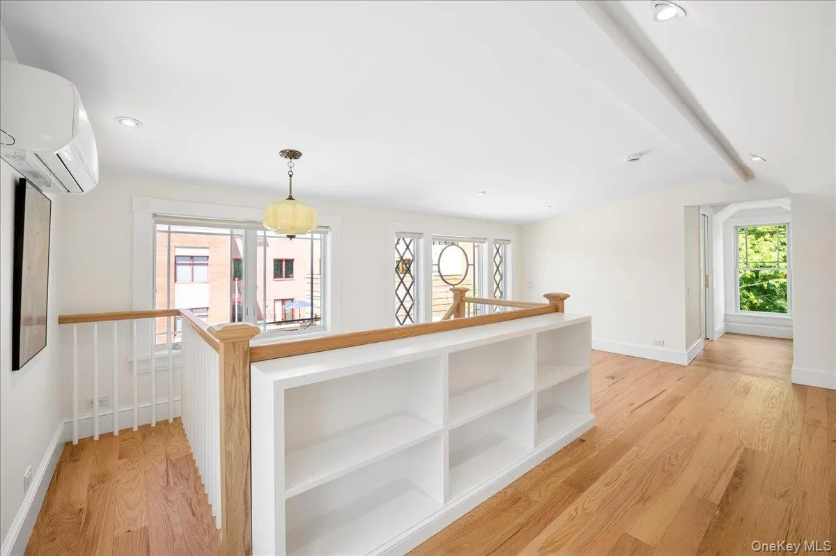 51 Main Street, Greenburgh, NY, 3 Bedrooms Bedrooms, 5 Rooms Rooms,2 BathroomsBathrooms,Residential Lease,For Rent,Main,0,967125 51 Main Street, Greenburgh, NY, 3 Bedrooms Bedrooms, 5 Rooms Rooms,2 BathroomsBathrooms,Residential Lease,For Rent,Main,0,967125