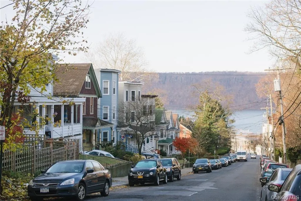 51 Main Street, Greenburgh, NY, 3 Bedrooms Bedrooms, 5 Rooms Rooms,2 BathroomsBathrooms,Residential Lease,For Rent,Main,0,967125 51 Main Street, Greenburgh, NY, 3 Bedrooms Bedrooms, 5 Rooms Rooms,2 BathroomsBathrooms,Residential Lease,For Rent,Main,0,967125