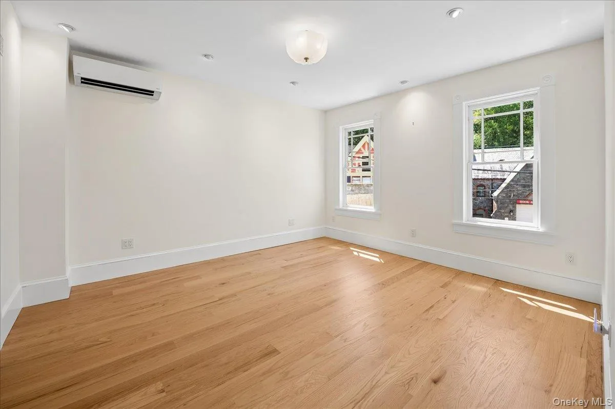 51 Main Street, Greenburgh, NY, 3 Bedrooms Bedrooms, 5 Rooms Rooms,2 BathroomsBathrooms,Residential Lease,For Rent,Main,0,967125 51 Main Street, Greenburgh, NY, 3 Bedrooms Bedrooms, 5 Rooms Rooms,2 BathroomsBathrooms,Residential Lease,For Rent,Main,0,967125