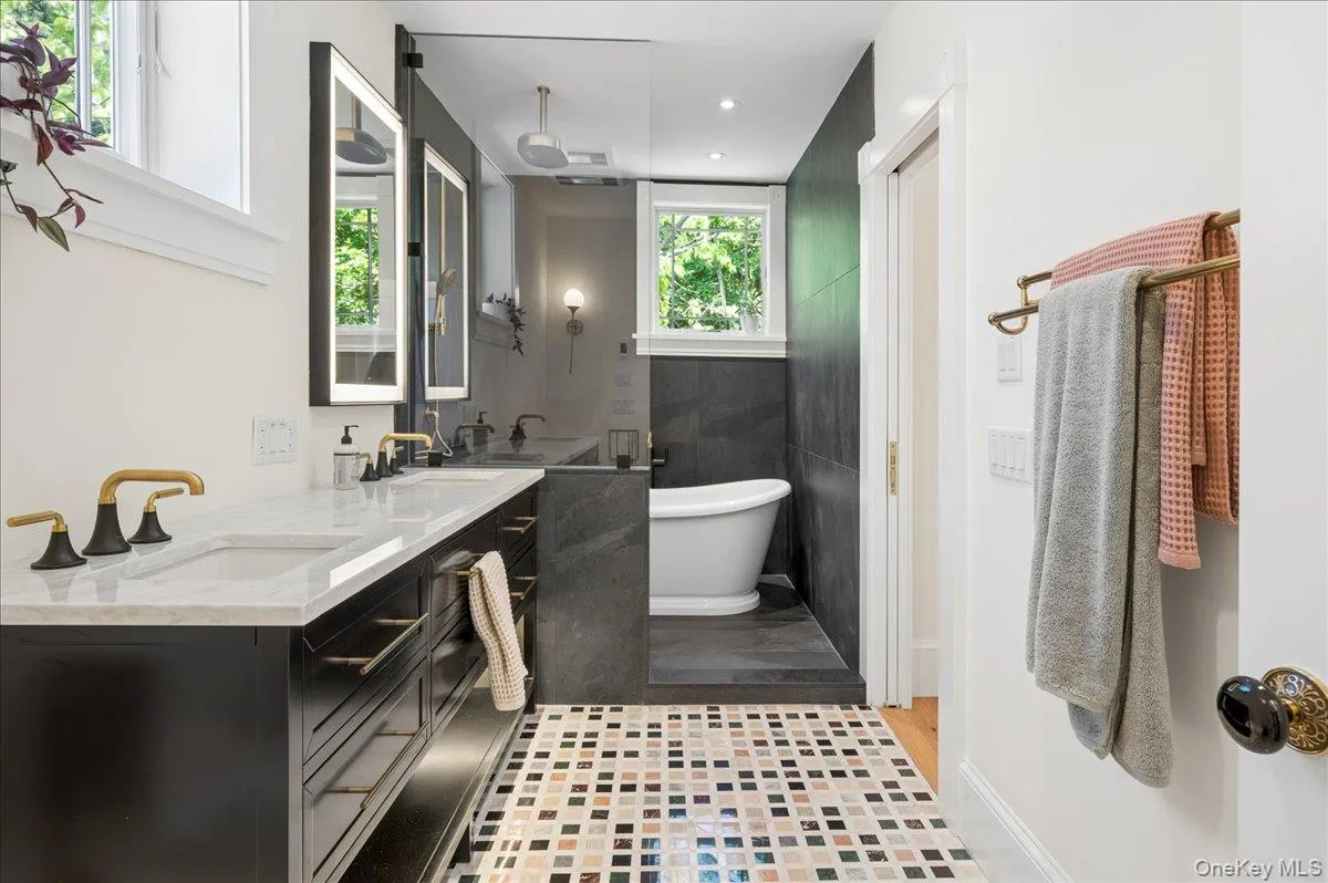 51 Main Street, Greenburgh, NY, 3 Bedrooms Bedrooms, 5 Rooms Rooms,2 BathroomsBathrooms,Residential Lease,For Rent,Main,0,967125 51 Main Street, Greenburgh, NY, 3 Bedrooms Bedrooms, 5 Rooms Rooms,2 BathroomsBathrooms,Residential Lease,For Rent,Main,0,967125