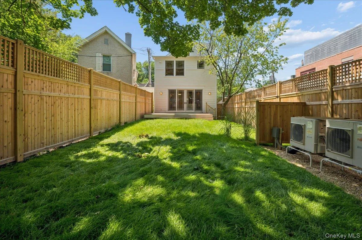 51 Main Street, Greenburgh, NY, 3 Bedrooms Bedrooms, 5 Rooms Rooms,2 BathroomsBathrooms,Residential Lease,For Rent,Main,0,967125 51 Main Street, Greenburgh, NY, 3 Bedrooms Bedrooms, 5 Rooms Rooms,2 BathroomsBathrooms,Residential Lease,For Rent,Main,0,967125