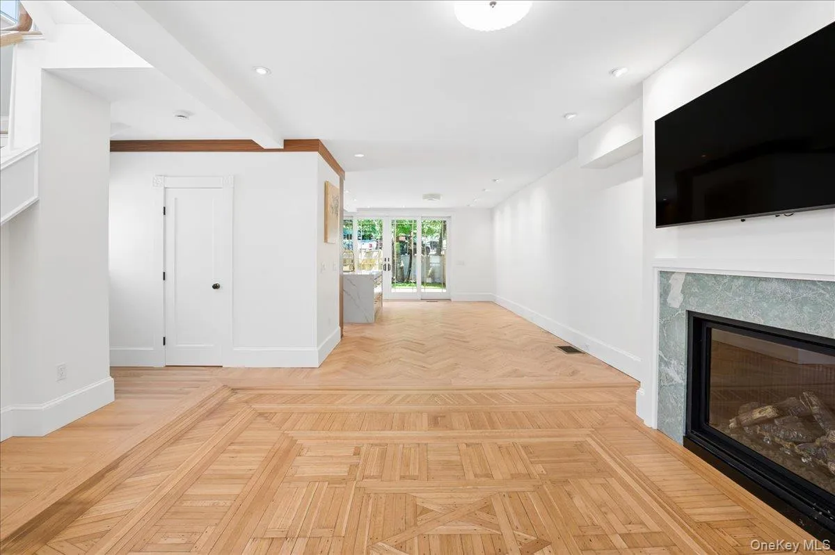51 Main Street, Greenburgh, NY, 3 Bedrooms Bedrooms, 5 Rooms Rooms,2 BathroomsBathrooms,Residential Lease,For Rent,Main,0,967125 51 Main Street, Greenburgh, NY, 3 Bedrooms Bedrooms, 5 Rooms Rooms,2 BathroomsBathrooms,Residential Lease,For Rent,Main,0,967125