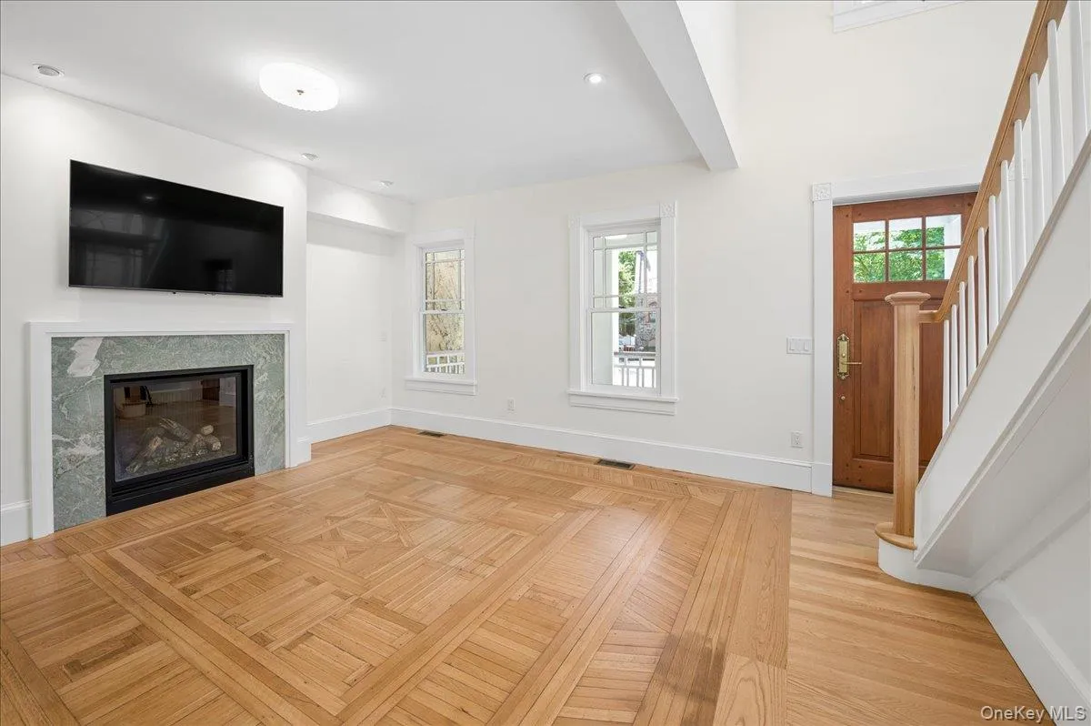 51 Main Street, Greenburgh, NY, 3 Bedrooms Bedrooms, 5 Rooms Rooms,2 BathroomsBathrooms,Residential Lease,For Rent,Main,0,967125 51 Main Street, Greenburgh, NY, 3 Bedrooms Bedrooms, 5 Rooms Rooms,2 BathroomsBathrooms,Residential Lease,For Rent,Main,0,967125