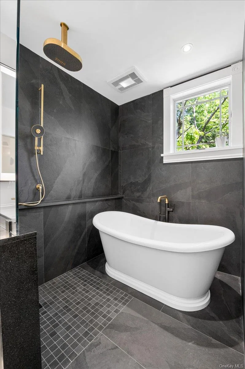 51 Main Street, Greenburgh, NY, 3 Bedrooms Bedrooms, 5 Rooms Rooms,2 BathroomsBathrooms,Residential Lease,For Rent,Main,0,967125 51 Main Street, Greenburgh, NY, 3 Bedrooms Bedrooms, 5 Rooms Rooms,2 BathroomsBathrooms,Residential Lease,For Rent,Main,0,967125