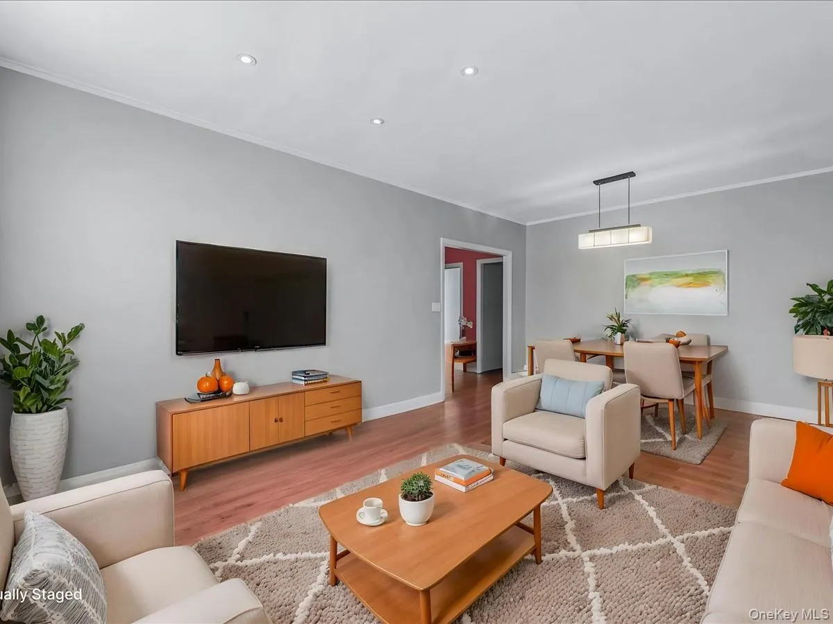 34-20 79th Street, New York, NY, 3 Bedrooms Bedrooms, 7 Rooms Rooms,2 BathroomsBathrooms,Residential,For Rent,79th,0,967139 34-20 79th Street, New York, NY, 3 Bedrooms Bedrooms, 7 Rooms Rooms,2 BathroomsBathrooms,Residential,For Rent,79th,0,967139