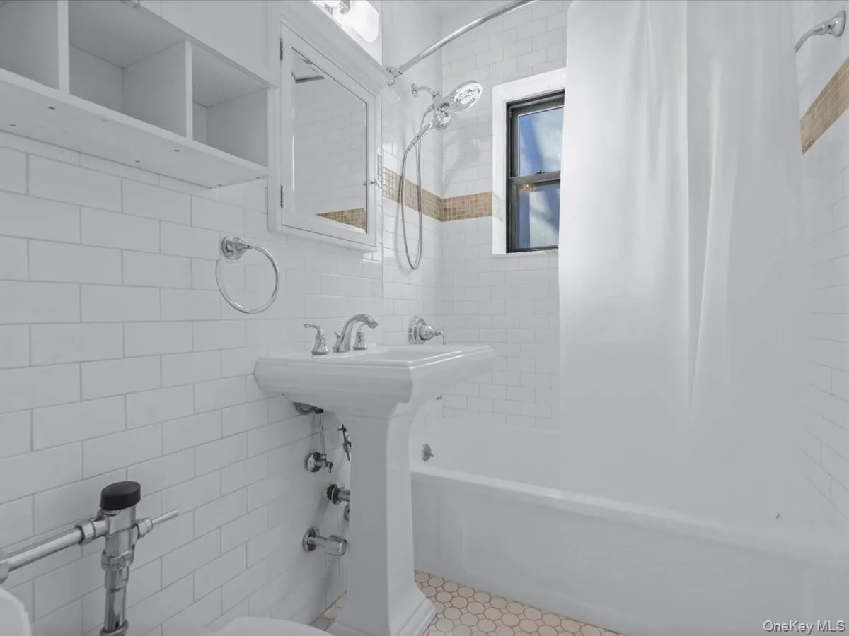 34-20 79th Street, New York, NY, 3 Bedrooms Bedrooms, 7 Rooms Rooms,2 BathroomsBathrooms,Residential,For Rent,79th,0,967139 34-20 79th Street, New York, NY, 3 Bedrooms Bedrooms, 7 Rooms Rooms,2 BathroomsBathrooms,Residential,For Rent,79th,0,967139