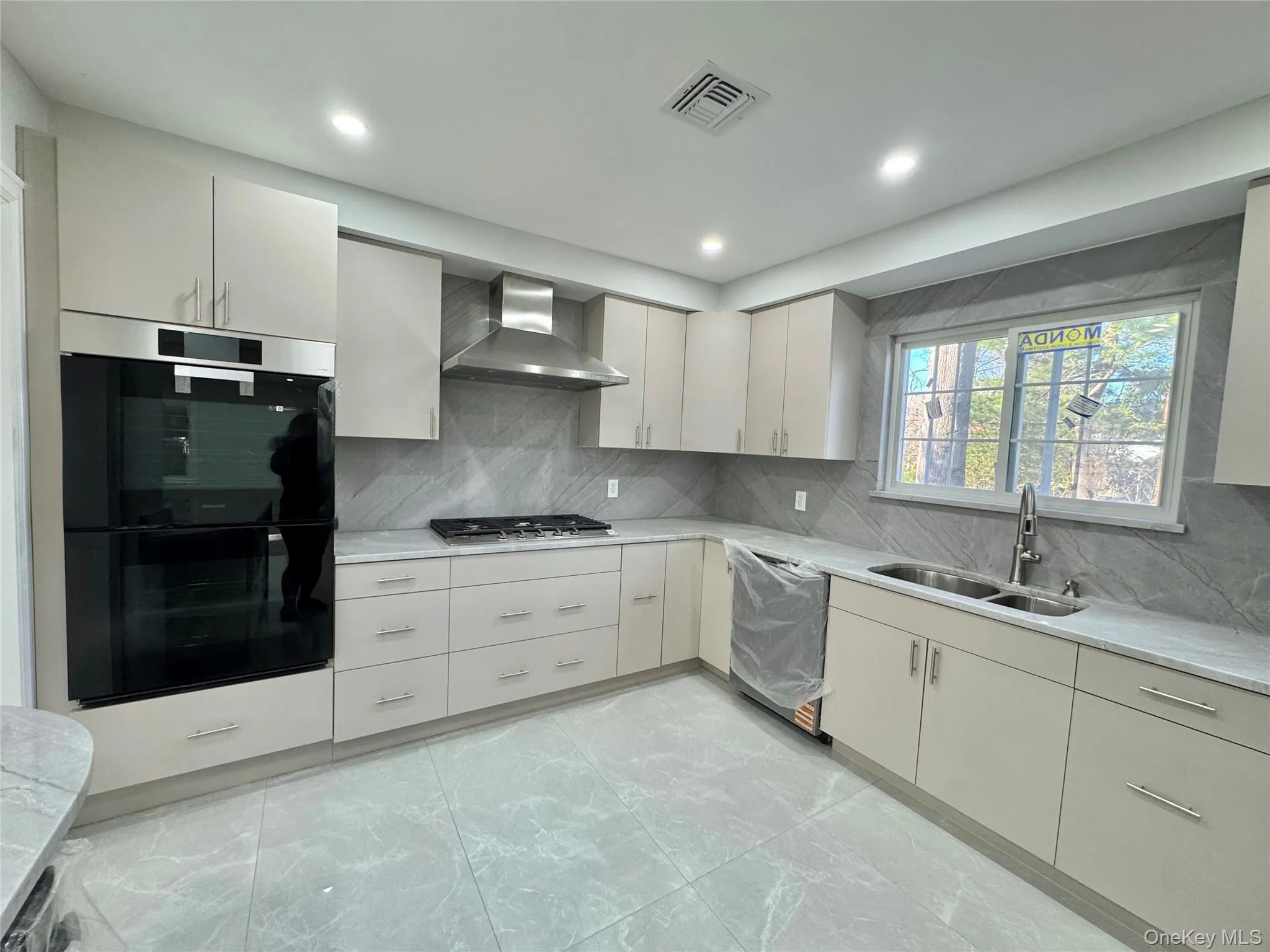 32 Berkshire Road, North Hempstead, NY, 5 Bedrooms Bedrooms, 12 Rooms Rooms,3 BathroomsBathrooms,Residential Lease,For Rent,Berkshire,0,967154 32 Berkshire Road, North Hempstead, NY, 5 Bedrooms Bedrooms, 12 Rooms Rooms,3 BathroomsBathrooms,Residential Lease,For Rent,Berkshire,0,967154