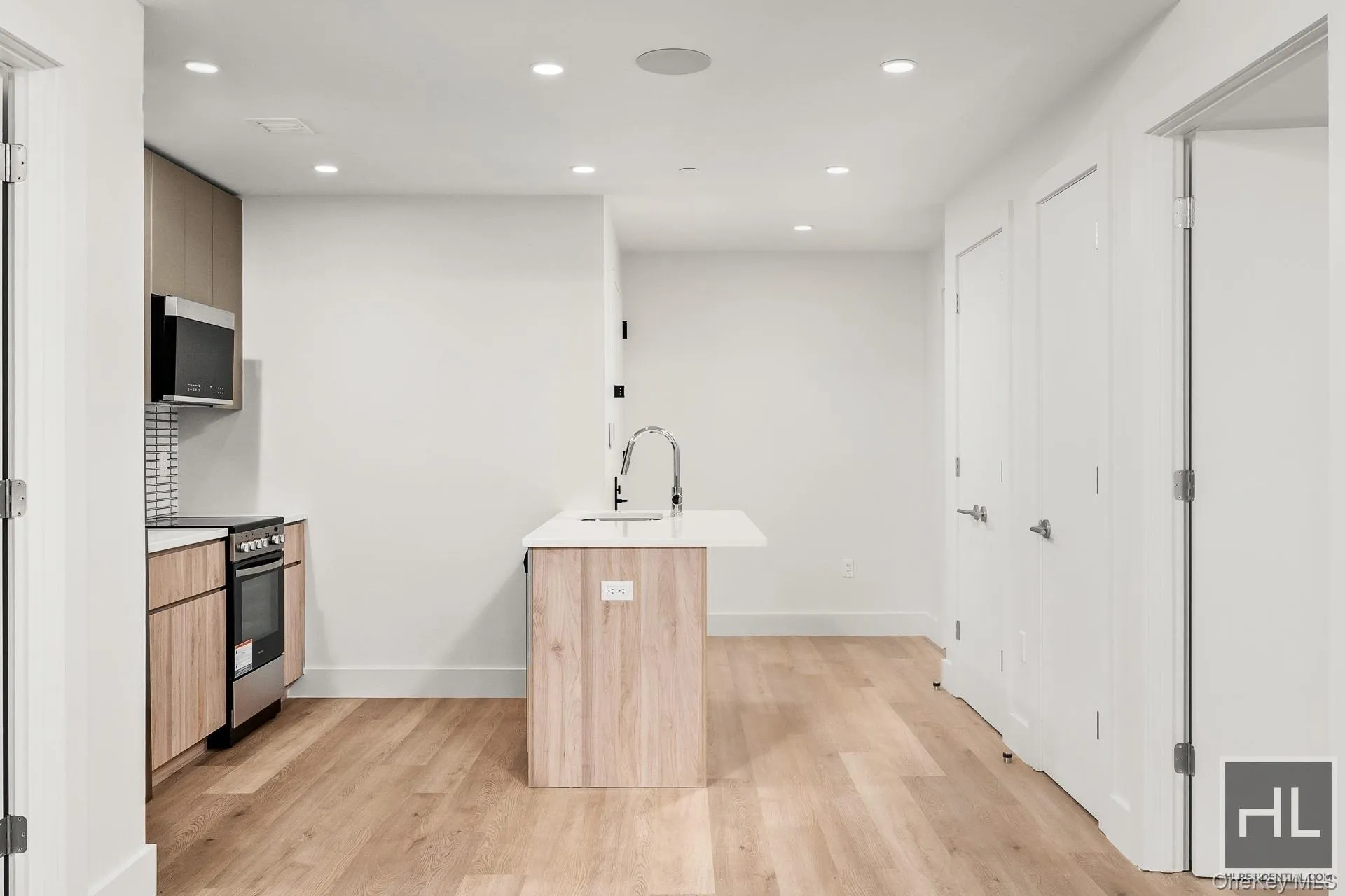 91 Bruckner Boulevard, New York, NY, 2 Bedrooms Bedrooms, 5 Rooms Rooms,2 BathroomsBathrooms,Residential Lease,For Rent,Bruckner,0,967157 91 Bruckner Boulevard, New York, NY, 2 Bedrooms Bedrooms, 5 Rooms Rooms,2 BathroomsBathrooms,Residential Lease,For Rent,Bruckner,0,967157