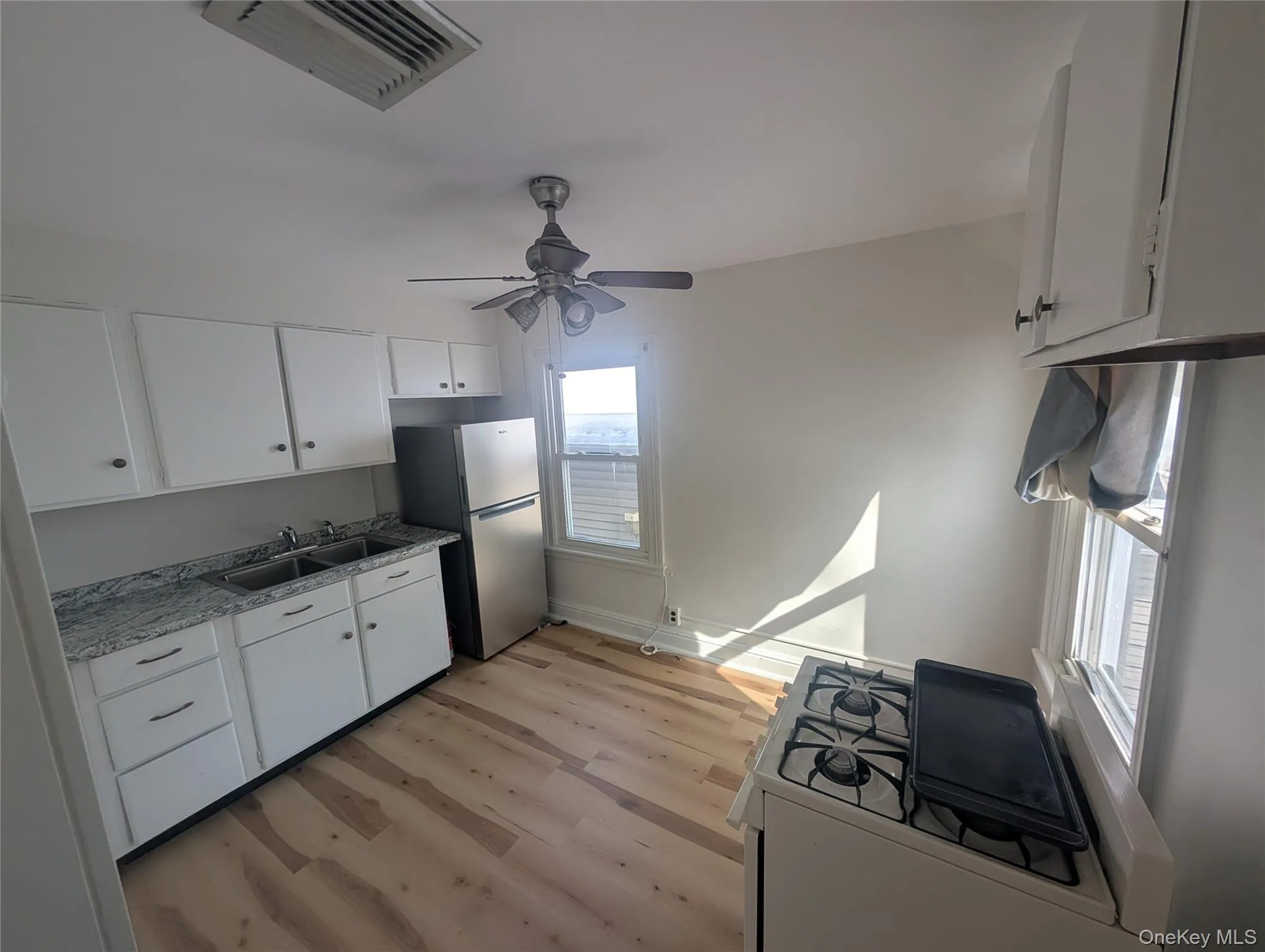 239 Main Street, Cornwall, NY, 1 Bedroom Bedrooms, 5 Rooms Rooms,1 BathroomBathrooms,Residential Lease,For Rent,Main,0,967180 239 Main Street, Cornwall, NY, 1 Bedroom Bedrooms, 5 Rooms Rooms,1 BathroomBathrooms,Residential Lease,For Rent,Main,0,967180