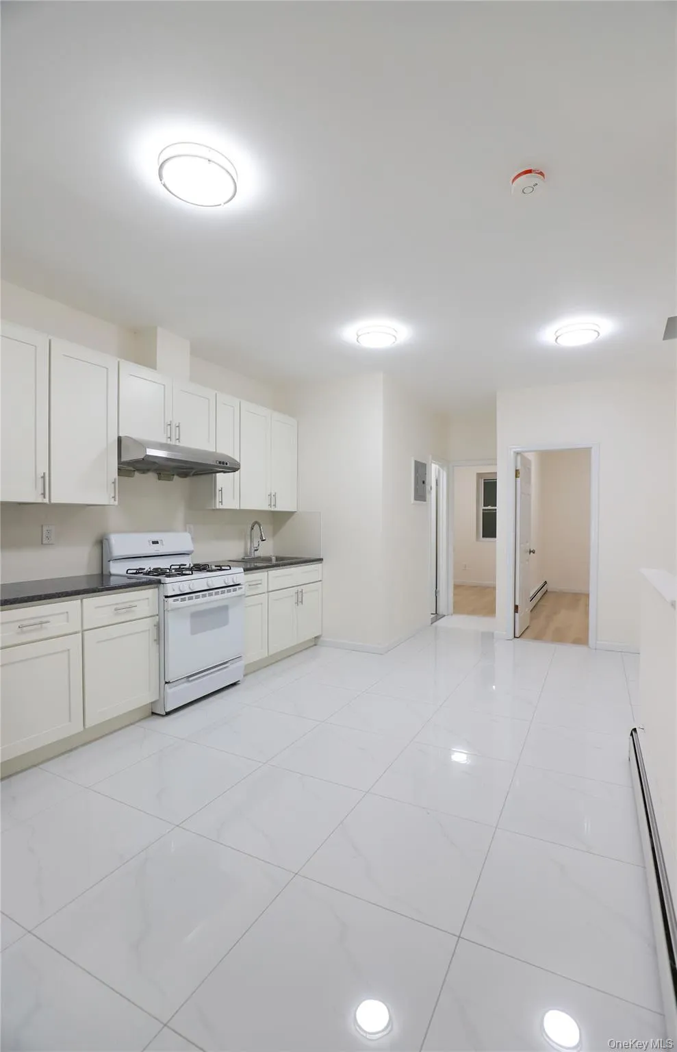99-11 39th Avenue, New York, NY, 3 Bedrooms Bedrooms, 5 Rooms Rooms,1 BathroomBathrooms,Residential Lease,For Rent,39th,0,967261 99-11 39th Avenue, New York, NY, 3 Bedrooms Bedrooms, 5 Rooms Rooms,1 BathroomBathrooms,Residential Lease,For Rent,39th,0,967261