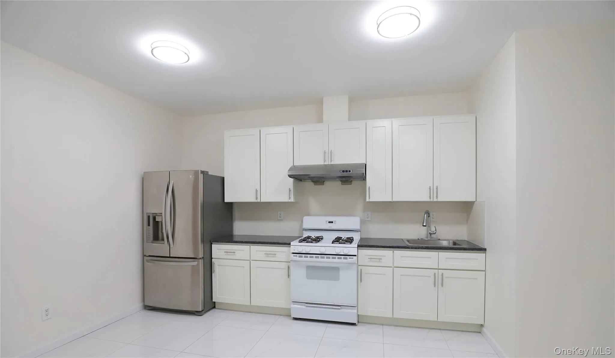 99-11 39th Avenue, New York, NY, 3 Bedrooms Bedrooms, 5 Rooms Rooms,1 BathroomBathrooms,Residential Lease,For Rent,39th,0,967261 99-11 39th Avenue, New York, NY, 3 Bedrooms Bedrooms, 5 Rooms Rooms,1 BathroomBathrooms,Residential Lease,For Rent,39th,0,967261
