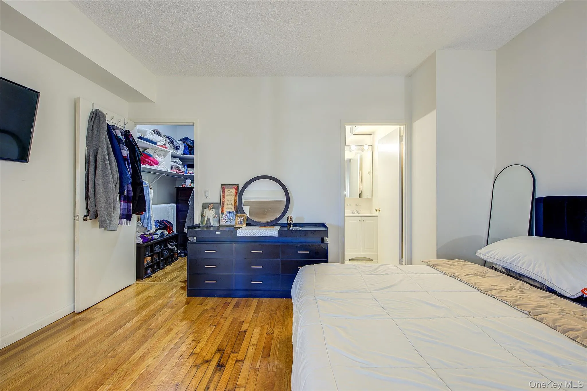 62-54 97th Place, New York, NY, 2 Bedrooms Bedrooms, 4 Rooms Rooms,2 BathroomsBathrooms,Residential,For Rent,97th,0,967308 62-54 97th Place, New York, NY, 2 Bedrooms Bedrooms, 4 Rooms Rooms,2 BathroomsBathrooms,Residential,For Rent,97th,0,967308
