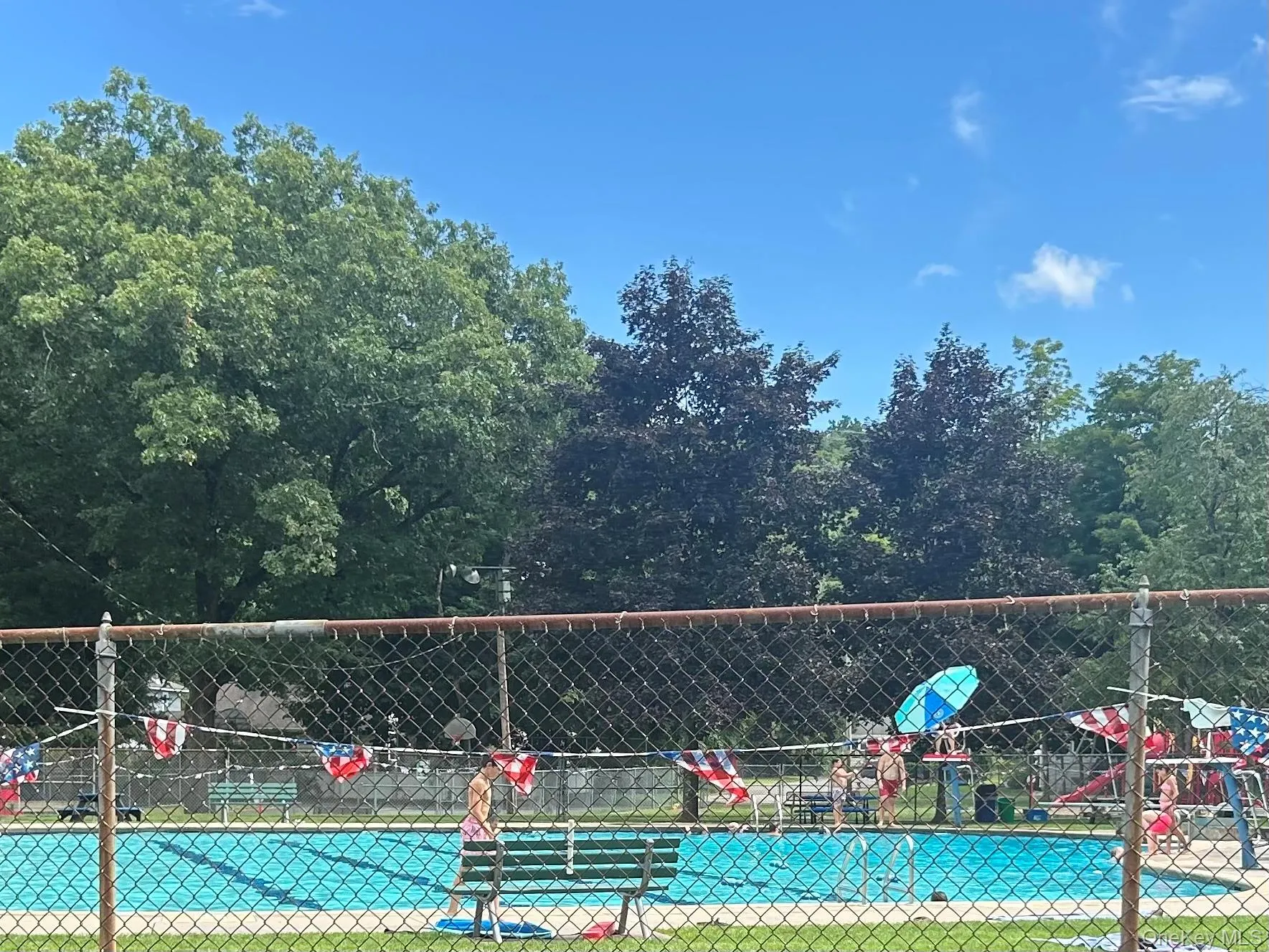 Short distance to Town Pool Short distance to Town Pool