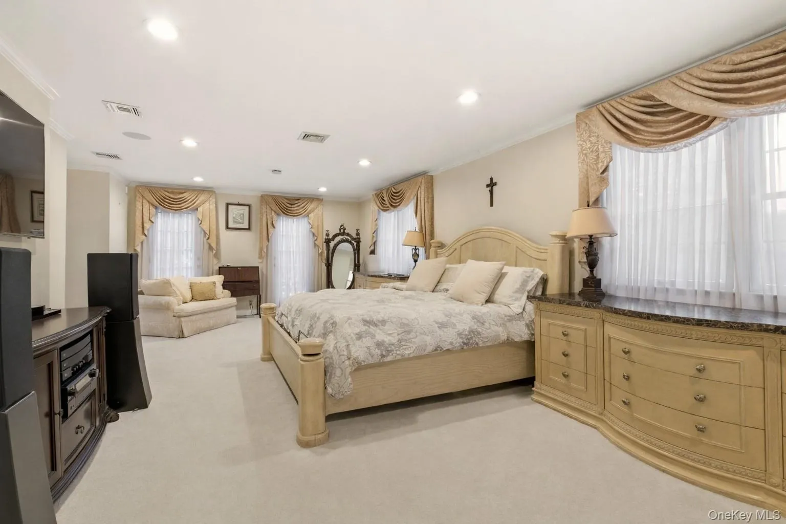 1017 Friendly Road, Oyster Bay, NY, 4 Bedrooms Bedrooms, 9 Rooms Rooms,3 BathroomsBathrooms,Residential,For Rent,Friendly,0,967360 1017 Friendly Road, Oyster Bay, NY, 4 Bedrooms Bedrooms, 9 Rooms Rooms,3 BathroomsBathrooms,Residential,For Rent,Friendly,0,967360