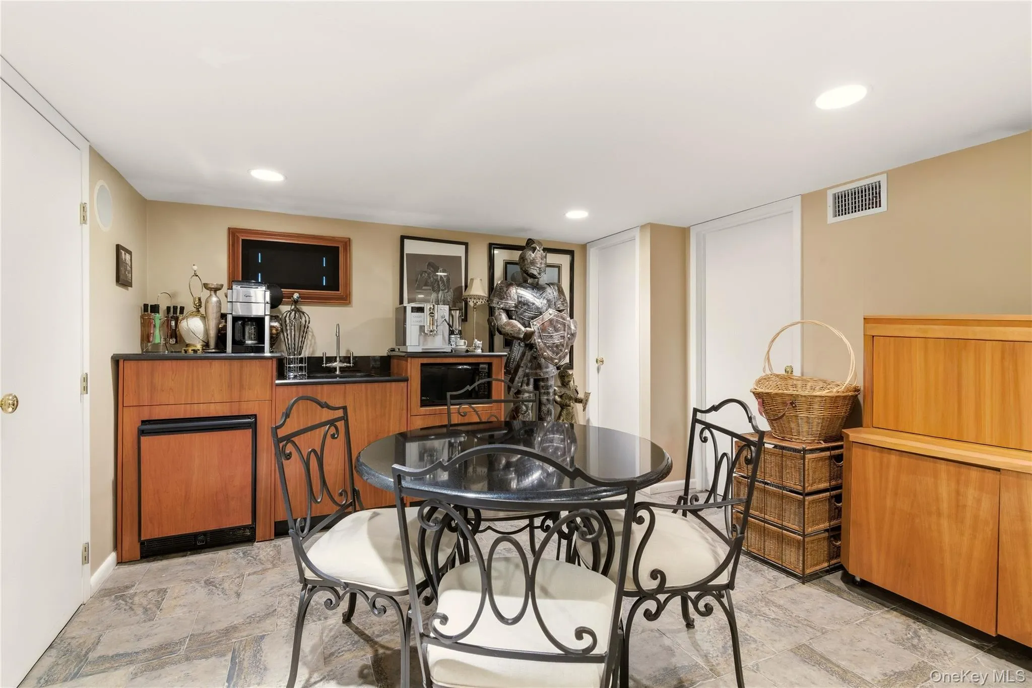 1017 Friendly Road, Oyster Bay, NY, 4 Bedrooms Bedrooms, 9 Rooms Rooms,3 BathroomsBathrooms,Residential,For Rent,Friendly,0,967360 1017 Friendly Road, Oyster Bay, NY, 4 Bedrooms Bedrooms, 9 Rooms Rooms,3 BathroomsBathrooms,Residential,For Rent,Friendly,0,967360