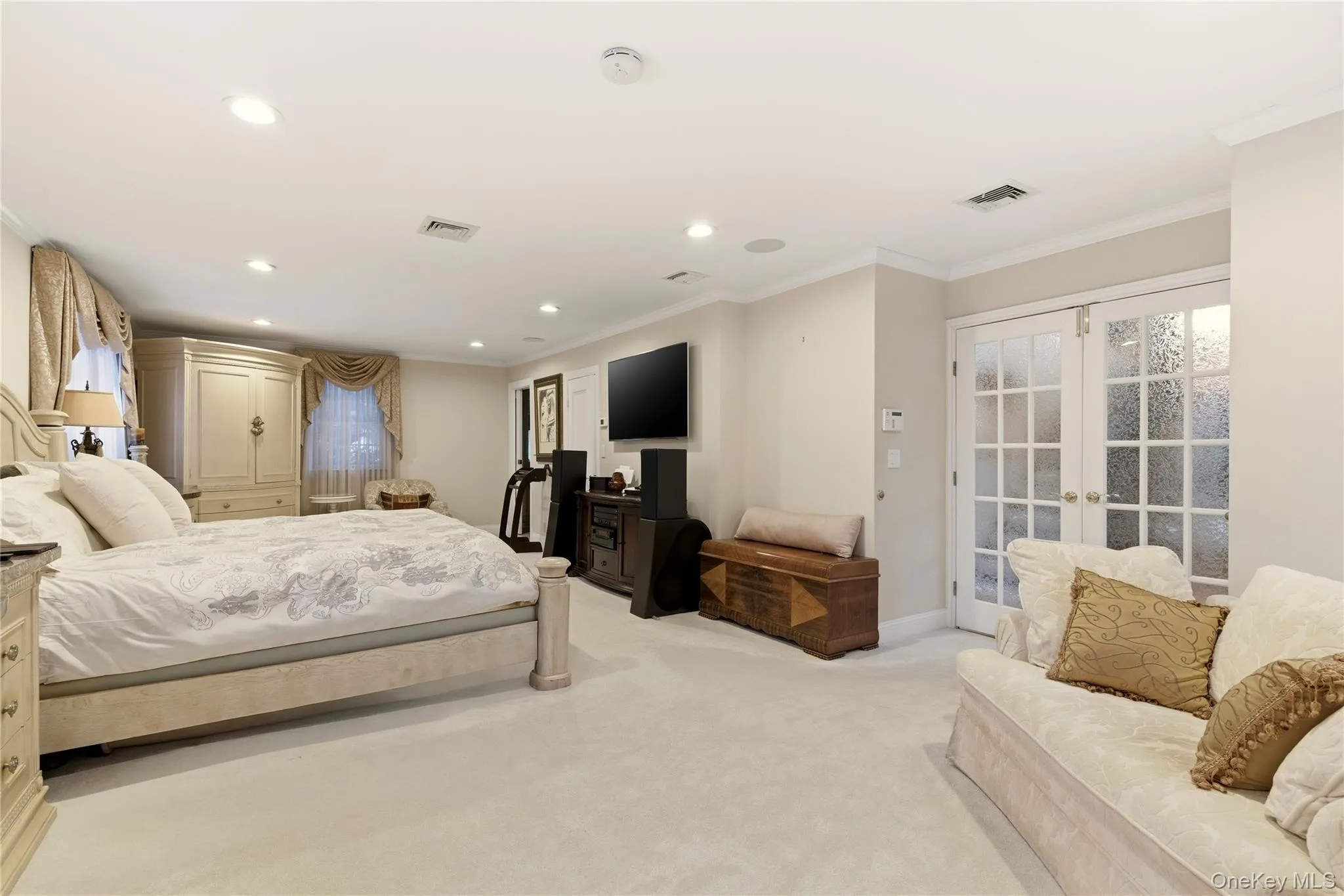 1017 Friendly Road, Oyster Bay, NY, 4 Bedrooms Bedrooms, 9 Rooms Rooms,3 BathroomsBathrooms,Residential,For Rent,Friendly,0,967360 1017 Friendly Road, Oyster Bay, NY, 4 Bedrooms Bedrooms, 9 Rooms Rooms,3 BathroomsBathrooms,Residential,For Rent,Friendly,0,967360