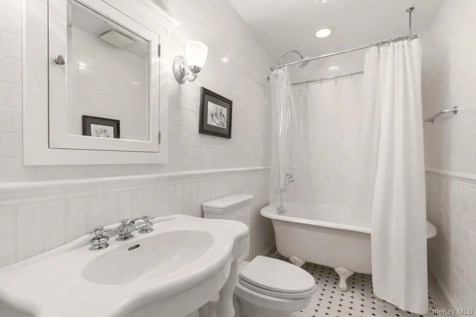 1017 Friendly Road, Oyster Bay, NY, 4 Bedrooms Bedrooms, 9 Rooms Rooms,3 BathroomsBathrooms,Residential,For Rent,Friendly,0,967360 1017 Friendly Road, Oyster Bay, NY, 4 Bedrooms Bedrooms, 9 Rooms Rooms,3 BathroomsBathrooms,Residential,For Rent,Friendly,0,967360