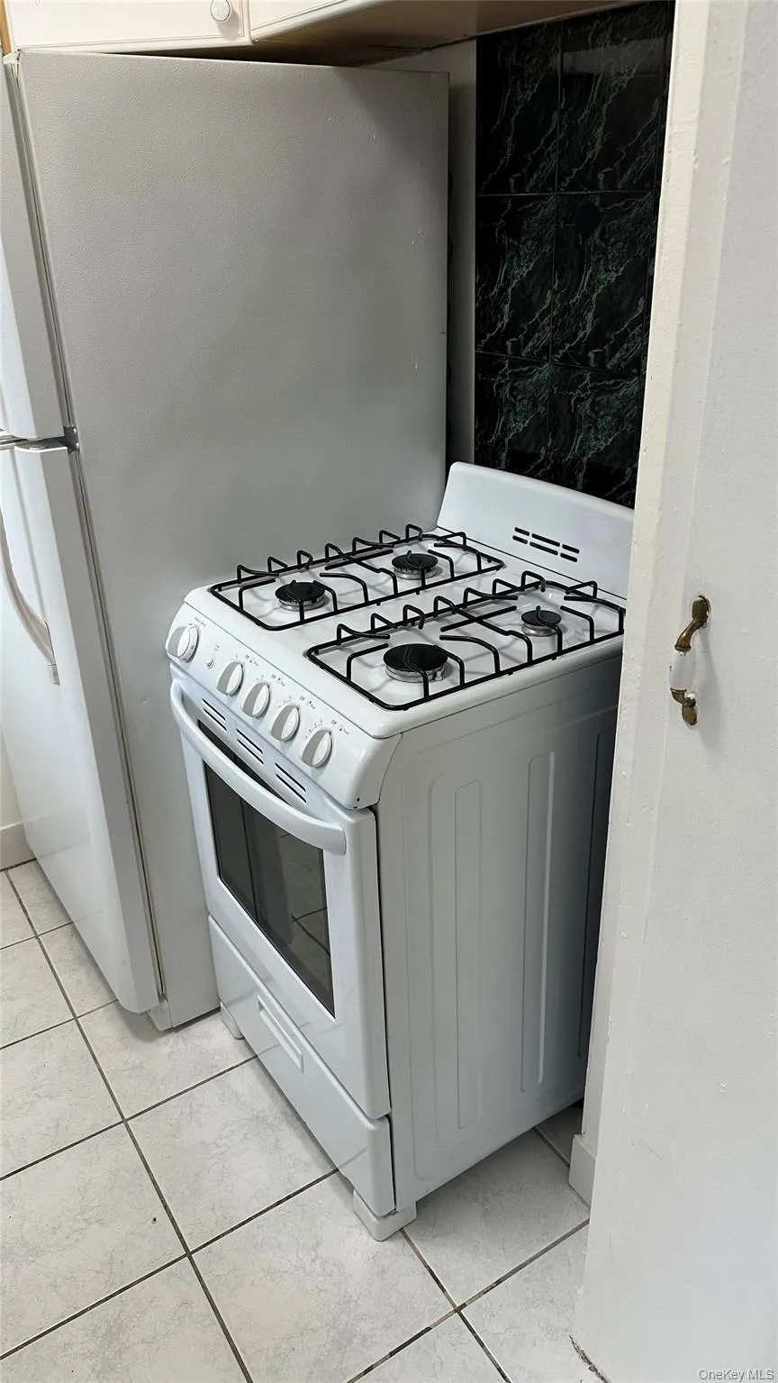 98-10 64th Avenue, New York, NY, 3 Rooms Rooms,1 BathroomBathrooms,Residential,For Rent,64th Avenue,0,967361 98-10 64th Avenue, New York, NY, 3 Rooms Rooms,1 BathroomBathrooms,Residential,For Rent,64th Avenue,0,967361