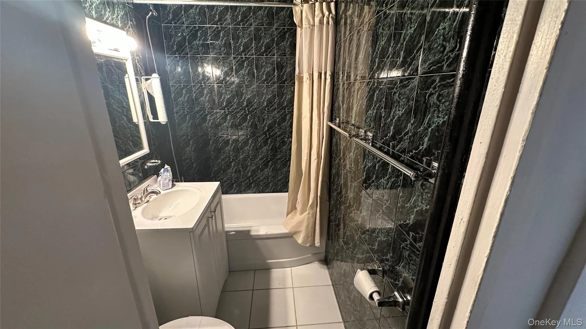 98-10 64th Avenue, New York, NY, 3 Rooms Rooms,1 BathroomBathrooms,Residential,For Rent,64th Avenue,0,967361 98-10 64th Avenue, New York, NY, 3 Rooms Rooms,1 BathroomBathrooms,Residential,For Rent,64th Avenue,0,967361