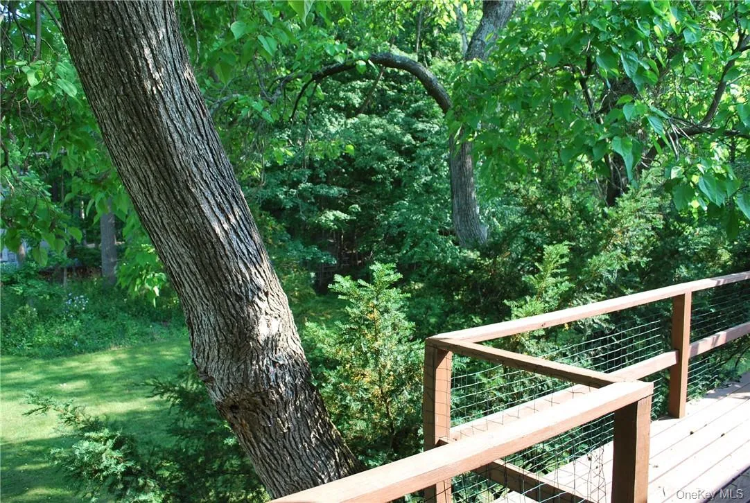 deck 2nd flr deck 2nd flr