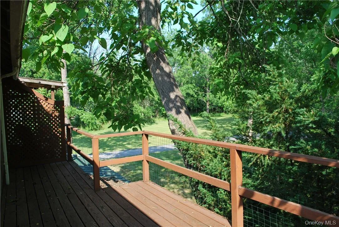 Deck 2nd flr Deck 2nd flr