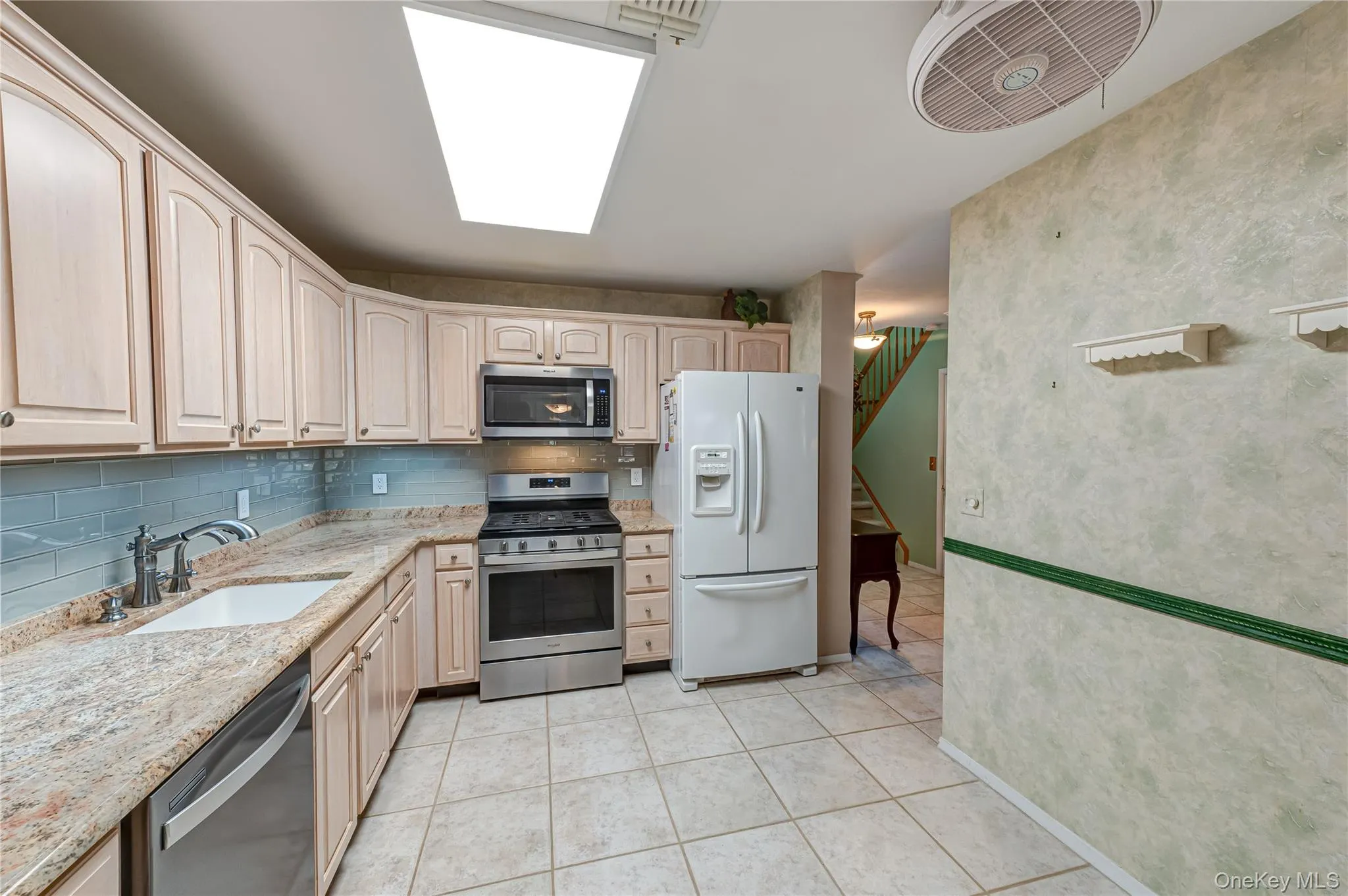210 Erik Drive, Brookhaven, NY, 2 Bedrooms Bedrooms, 5 Rooms Rooms,2 BathroomsBathrooms,Residential,For Rent,Erik,0,967426 210 Erik Drive, Brookhaven, NY, 2 Bedrooms Bedrooms, 5 Rooms Rooms,2 BathroomsBathrooms,Residential,For Rent,Erik,0,967426