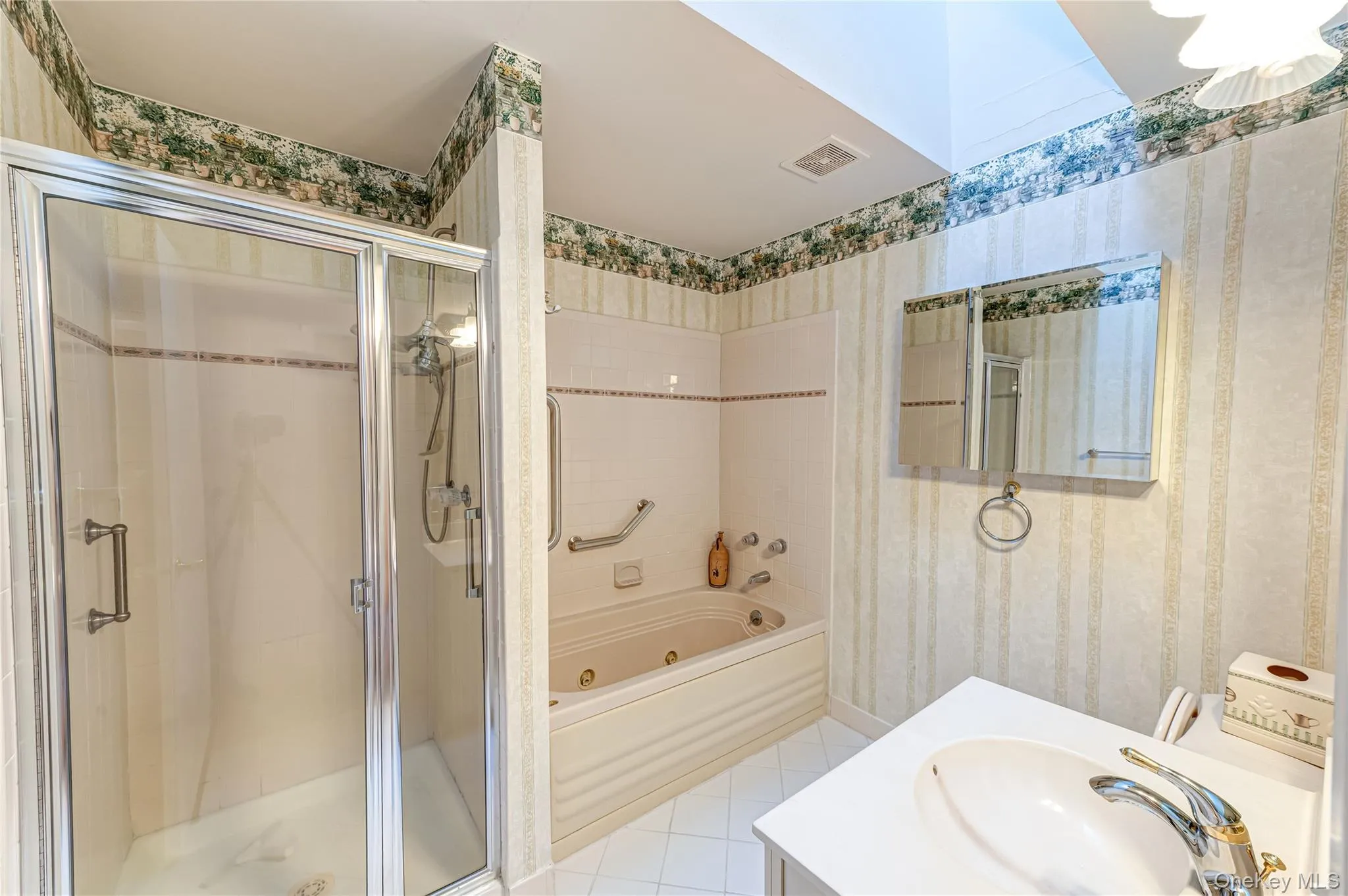 210 Erik Drive, Brookhaven, NY, 2 Bedrooms Bedrooms, 5 Rooms Rooms,2 BathroomsBathrooms,Residential,For Rent,Erik,0,967426 210 Erik Drive, Brookhaven, NY, 2 Bedrooms Bedrooms, 5 Rooms Rooms,2 BathroomsBathrooms,Residential,For Rent,Erik,0,967426