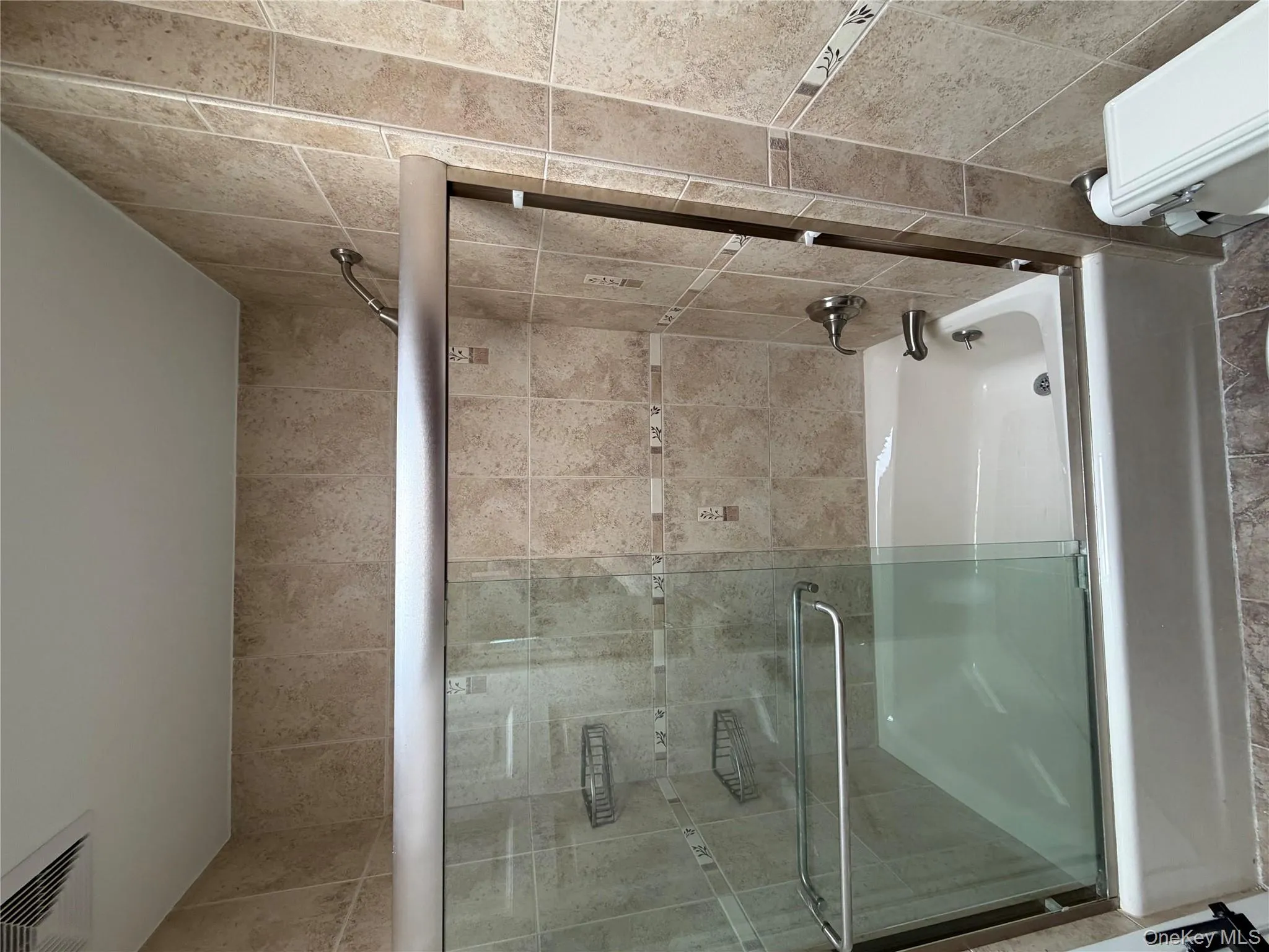 144-50 25th Road, New York, NY, 3 Bedrooms Bedrooms, 6 Rooms Rooms,1 BathroomBathrooms,Residential Lease,For Rent,25th,0,967482 144-50 25th Road, New York, NY, 3 Bedrooms Bedrooms, 6 Rooms Rooms,1 BathroomBathrooms,Residential Lease,For Rent,25th,0,967482