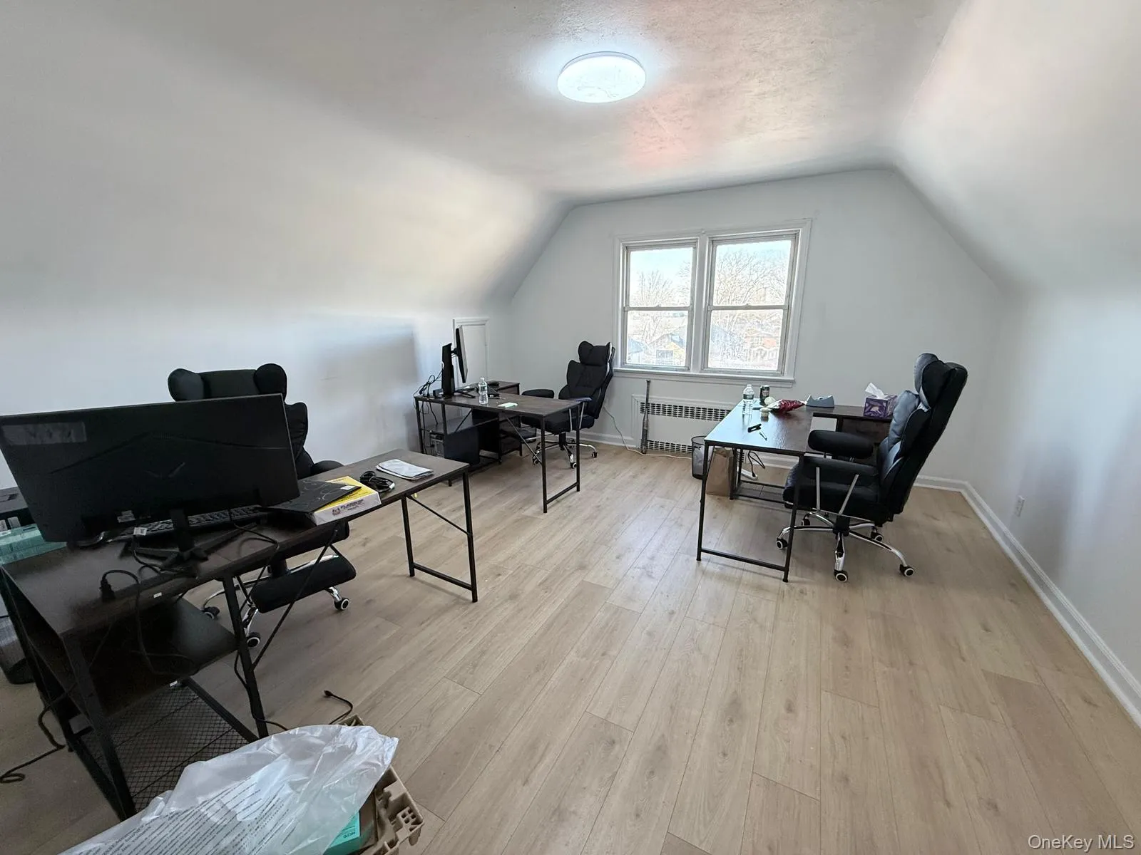 165-25 Union Turnpike, New York, NY, 2 Bedrooms Bedrooms, 5 Rooms Rooms,1 BathroomBathrooms,Residential Lease,For Rent,Union,0,967495 165-25 Union Turnpike, New York, NY, 2 Bedrooms Bedrooms, 5 Rooms Rooms,1 BathroomBathrooms,Residential Lease,For Rent,Union,0,967495