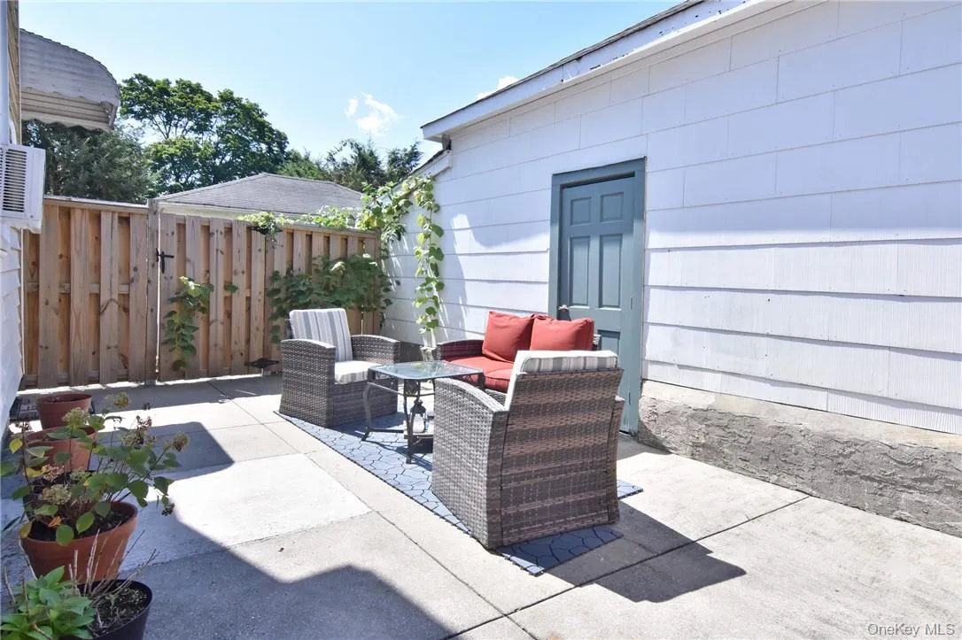 292 Farragut Avenue, Greenburgh, NY, 2 Bedrooms Bedrooms, 4 Rooms Rooms,1 BathroomBathrooms,Residential Lease,For Rent,Farragut,0,967509 292 Farragut Avenue, Greenburgh, NY, 2 Bedrooms Bedrooms, 4 Rooms Rooms,1 BathroomBathrooms,Residential Lease,For Rent,Farragut,0,967509