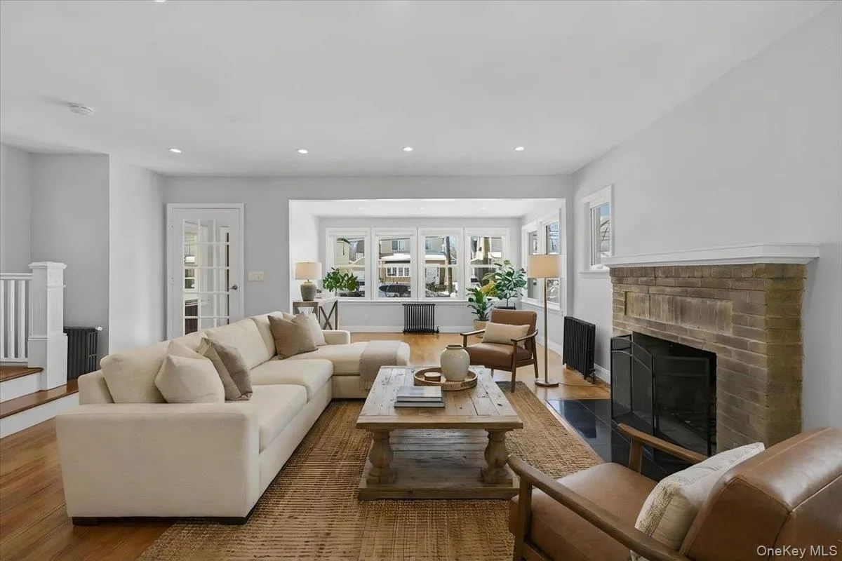 10973 200th Street, New York, NY, 3 Bedrooms Bedrooms, 12 Rooms Rooms,3 BathroomsBathrooms,Residential,For Rent,200th,0,967537 10973 200th Street, New York, NY, 3 Bedrooms Bedrooms, 12 Rooms Rooms,3 BathroomsBathrooms,Residential,For Rent,200th,0,967537