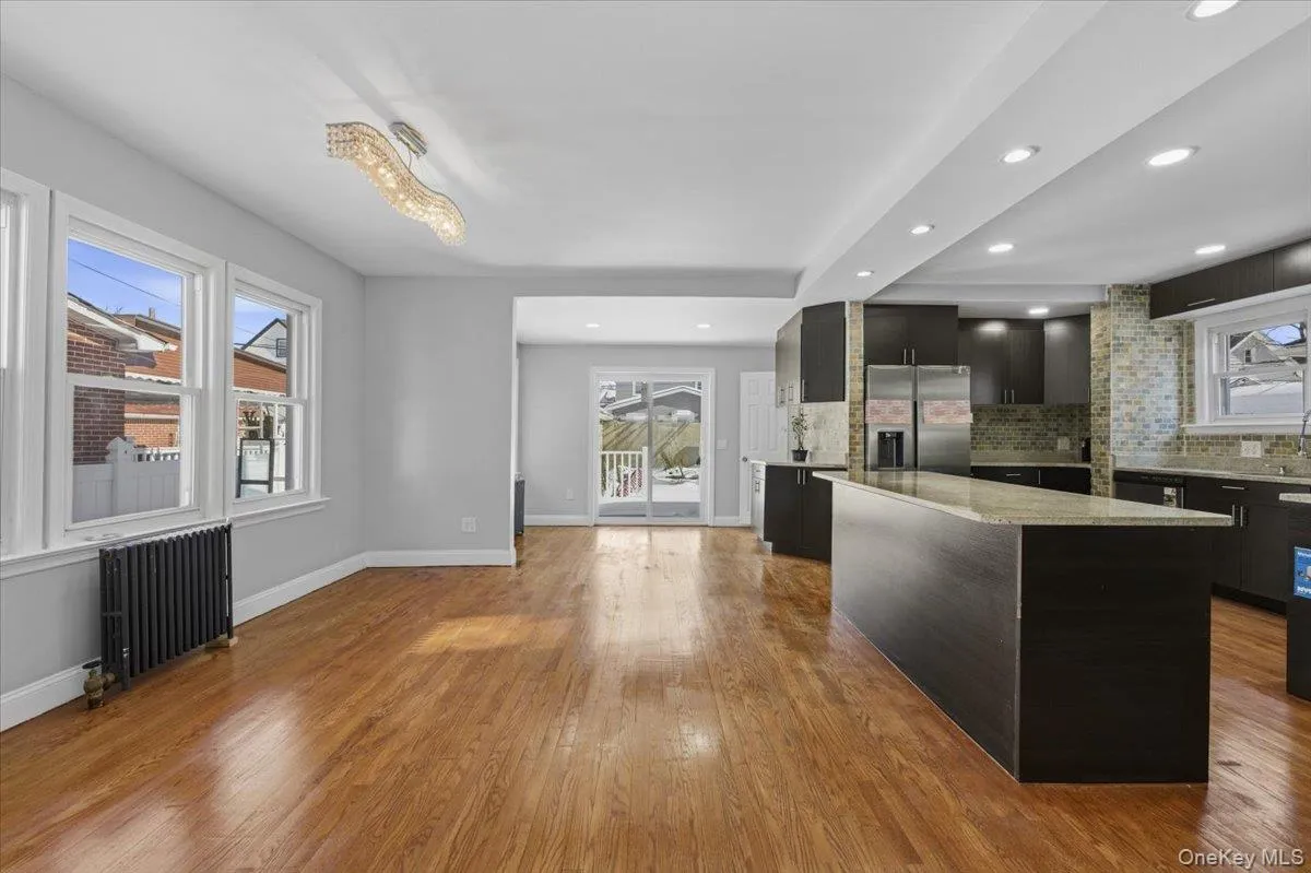 10973 200th Street, New York, NY, 3 Bedrooms Bedrooms, 12 Rooms Rooms,3 BathroomsBathrooms,Residential,For Rent,200th,0,967537 10973 200th Street, New York, NY, 3 Bedrooms Bedrooms, 12 Rooms Rooms,3 BathroomsBathrooms,Residential,For Rent,200th,0,967537