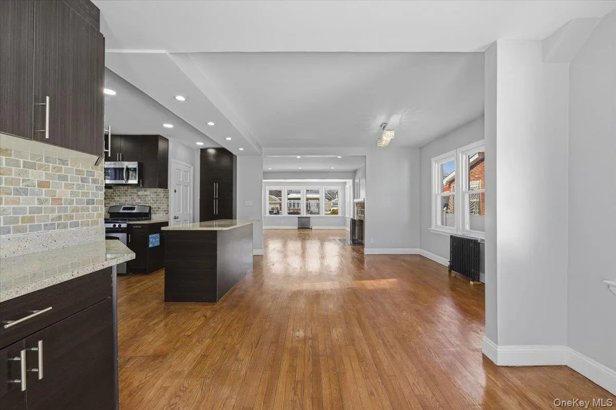 10973 200th Street, New York, NY, 3 Bedrooms Bedrooms, 12 Rooms Rooms,3 BathroomsBathrooms,Residential,For Rent,200th,0,967537 10973 200th Street, New York, NY, 3 Bedrooms Bedrooms, 12 Rooms Rooms,3 BathroomsBathrooms,Residential,For Rent,200th,0,967537