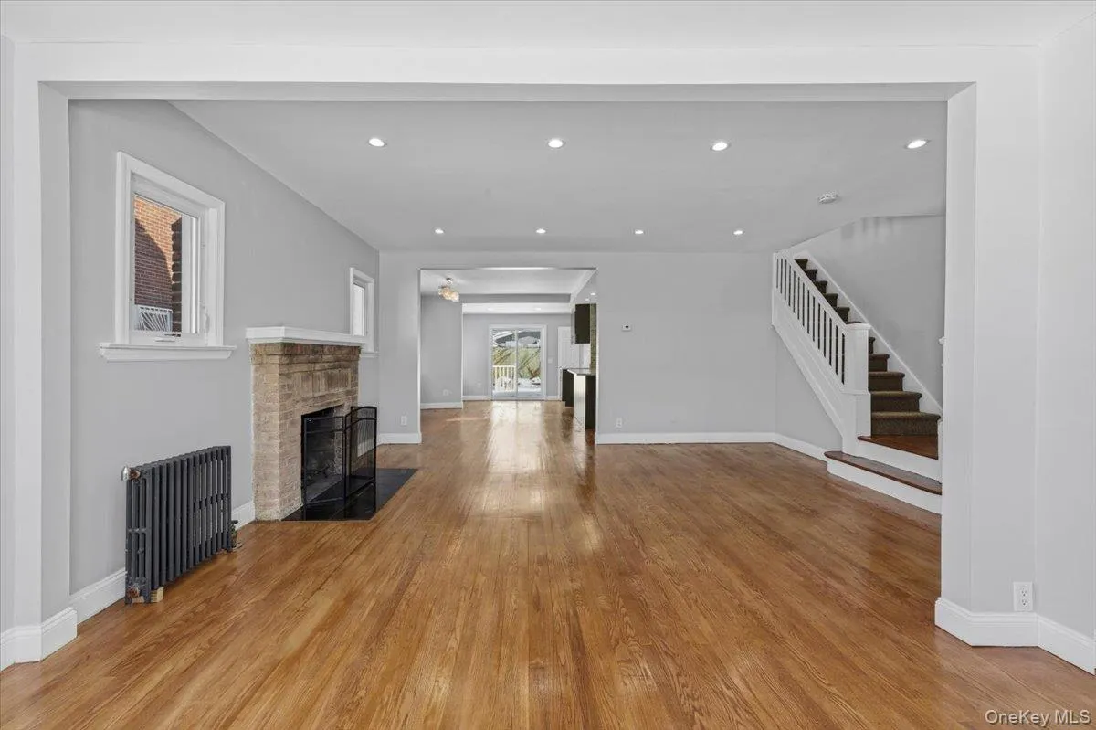 10973 200th Street, New York, NY, 3 Bedrooms Bedrooms, 12 Rooms Rooms,3 BathroomsBathrooms,Residential,For Rent,200th,0,967537 10973 200th Street, New York, NY, 3 Bedrooms Bedrooms, 12 Rooms Rooms,3 BathroomsBathrooms,Residential,For Rent,200th,0,967537