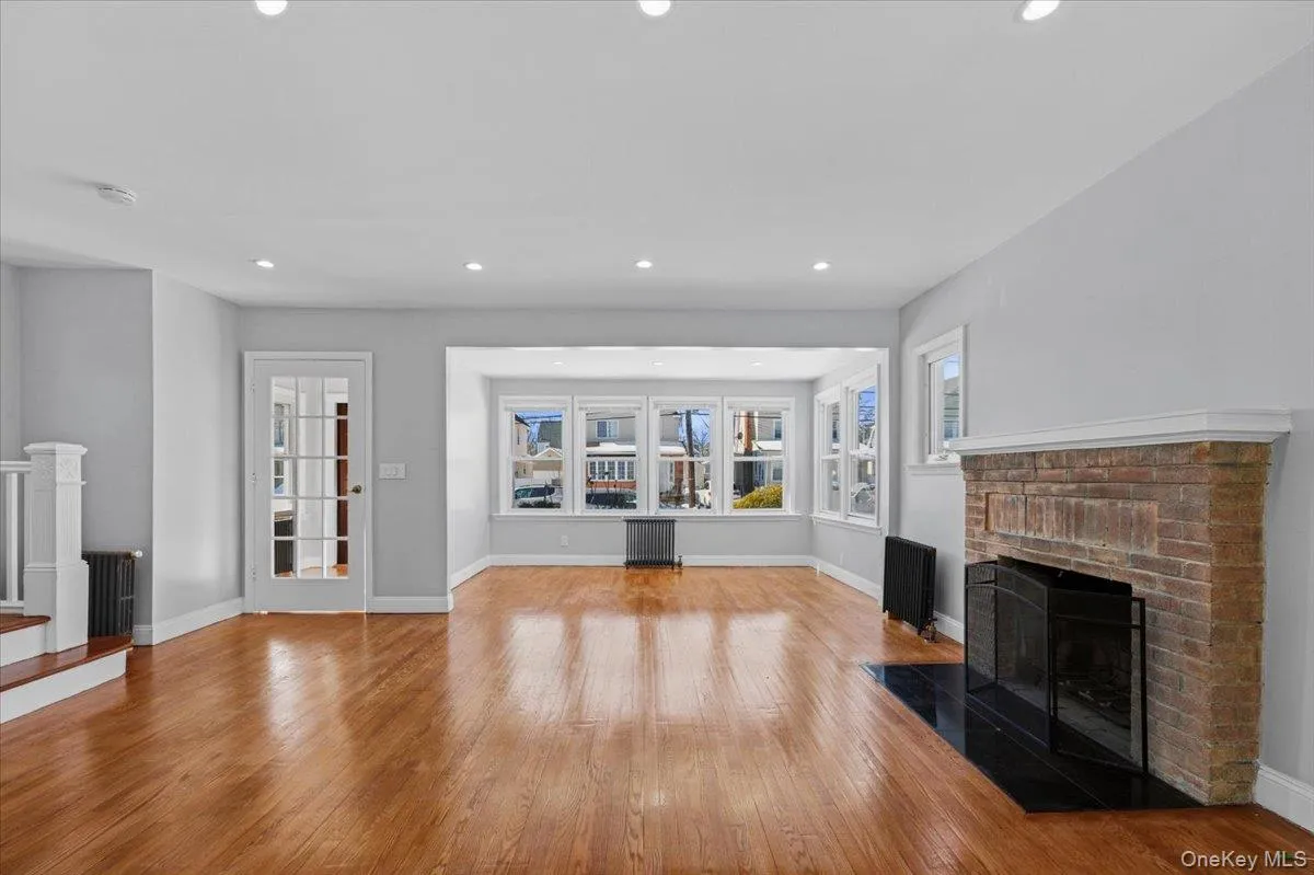 10973 200th Street, New York, NY, 3 Bedrooms Bedrooms, 12 Rooms Rooms,3 BathroomsBathrooms,Residential,For Rent,200th,0,967537 10973 200th Street, New York, NY, 3 Bedrooms Bedrooms, 12 Rooms Rooms,3 BathroomsBathrooms,Residential,For Rent,200th,0,967537