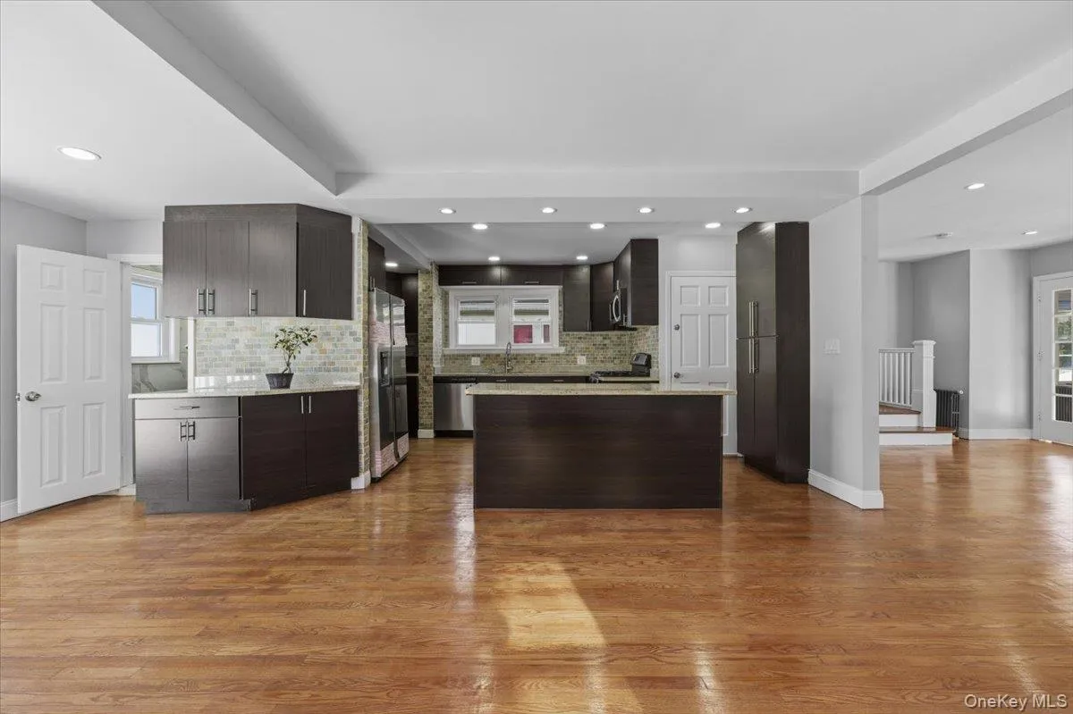 10973 200th Street, New York, NY, 3 Bedrooms Bedrooms, 12 Rooms Rooms,3 BathroomsBathrooms,Residential,For Rent,200th,0,967537 10973 200th Street, New York, NY, 3 Bedrooms Bedrooms, 12 Rooms Rooms,3 BathroomsBathrooms,Residential,For Rent,200th,0,967537
