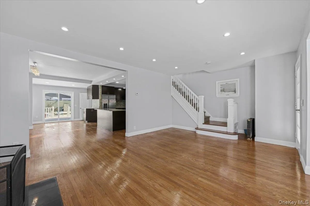10973 200th Street, New York, NY, 3 Bedrooms Bedrooms, 12 Rooms Rooms,3 BathroomsBathrooms,Residential,For Rent,200th,0,967537 10973 200th Street, New York, NY, 3 Bedrooms Bedrooms, 12 Rooms Rooms,3 BathroomsBathrooms,Residential,For Rent,200th,0,967537
