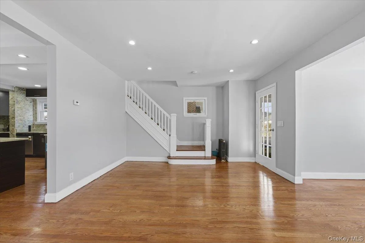 10973 200th Street, New York, NY, 3 Bedrooms Bedrooms, 12 Rooms Rooms,3 BathroomsBathrooms,Residential,For Rent,200th,0,967537 10973 200th Street, New York, NY, 3 Bedrooms Bedrooms, 12 Rooms Rooms,3 BathroomsBathrooms,Residential,For Rent,200th,0,967537