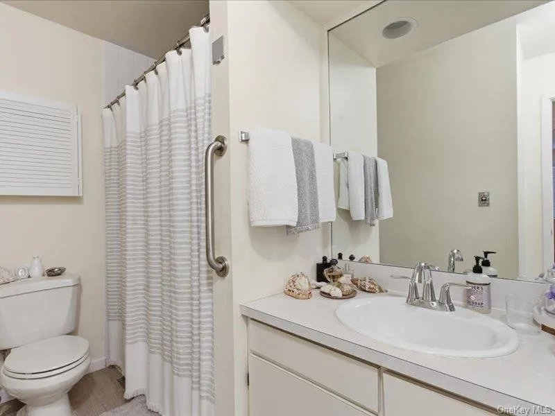 177 Heritage Hills, Somers, NY, 1 Bedroom Bedrooms, 4 Rooms Rooms,1 BathroomBathrooms,Residential Lease,For Rent,Heritage,0,967543 177 Heritage Hills, Somers, NY, 1 Bedroom Bedrooms, 4 Rooms Rooms,1 BathroomBathrooms,Residential Lease,For Rent,Heritage,0,967543