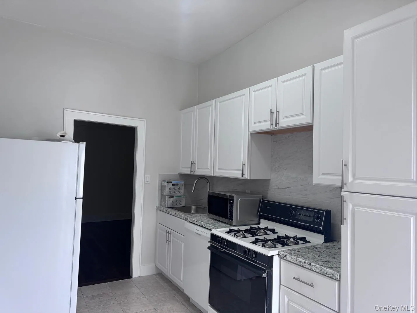 62 Jerusalem Avenue, Oyster Bay, NY, 1 Bedroom Bedrooms, 4 Rooms Rooms,1 BathroomBathrooms,Residential Lease,For Rent,Jerusalem,0,967553 62 Jerusalem Avenue, Oyster Bay, NY, 1 Bedroom Bedrooms, 4 Rooms Rooms,1 BathroomBathrooms,Residential Lease,For Rent,Jerusalem,0,967553