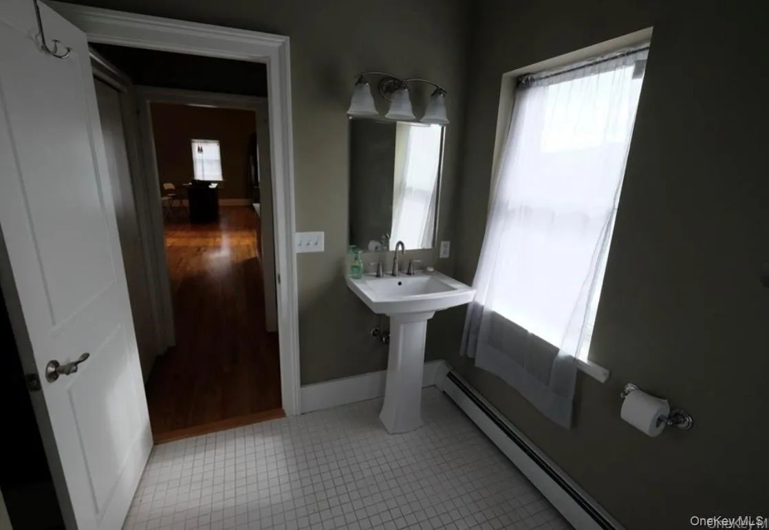 179 Main Street, Beacon, NY, 1 Bedroom Bedrooms, 3 Rooms Rooms,1 BathroomBathrooms,Residential Lease,For Rent,Main,0,967564 179 Main Street, Beacon, NY, 1 Bedroom Bedrooms, 3 Rooms Rooms,1 BathroomBathrooms,Residential Lease,For Rent,Main,0,967564