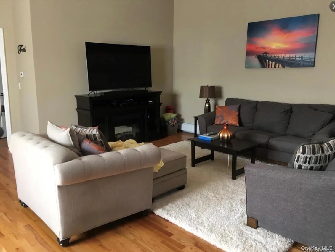 179 Main Street, Beacon, NY, 1 Bedroom Bedrooms, 3 Rooms Rooms,1 BathroomBathrooms,Residential Lease,For Rent,Main,0,967564 179 Main Street, Beacon, NY, 1 Bedroom Bedrooms, 3 Rooms Rooms,1 BathroomBathrooms,Residential Lease,For Rent,Main,0,967564