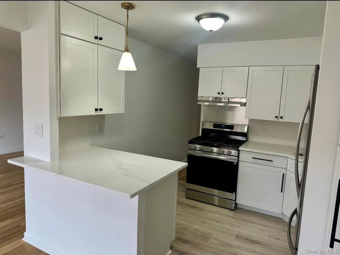 Beautifully renovated kitchen. Beautifully renovated kitchen.