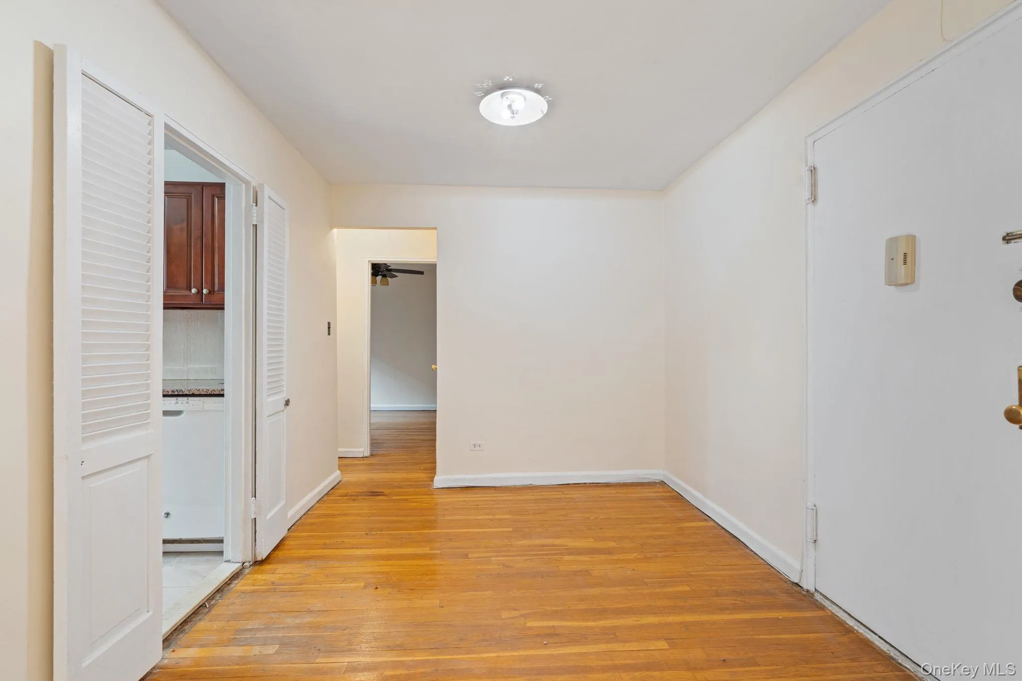 139-15 83rd Avenue, New York, NY, 1 Bedroom Bedrooms, 3 Rooms Rooms,1 BathroomBathrooms,Residential,For Rent,83rd,0,967598 139-15 83rd Avenue, New York, NY, 1 Bedroom Bedrooms, 3 Rooms Rooms,1 BathroomBathrooms,Residential,For Rent,83rd,0,967598