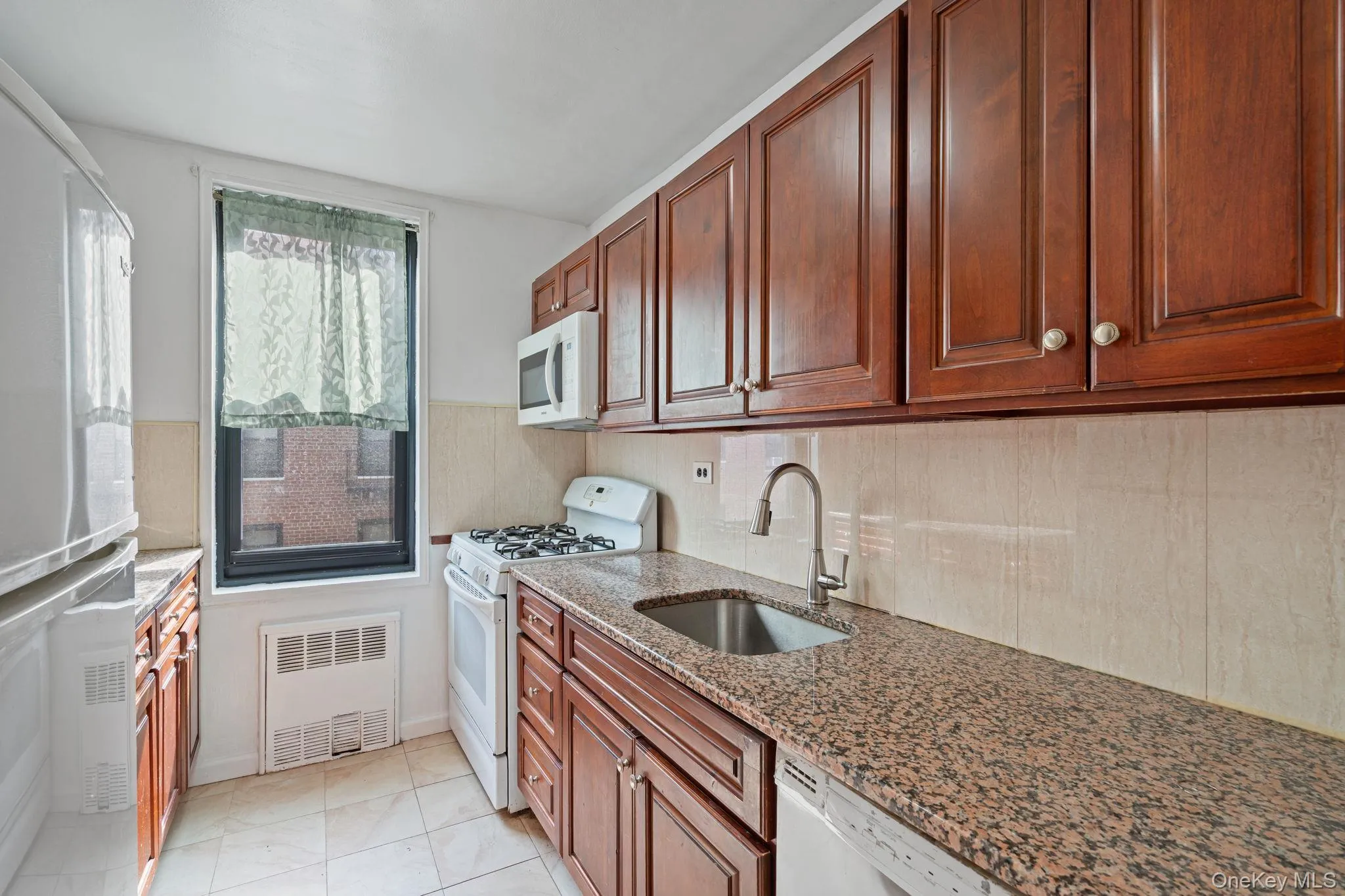 139-15 83rd Avenue, New York, NY, 1 Bedroom Bedrooms, 3 Rooms Rooms,1 BathroomBathrooms,Residential,For Rent,83rd,0,967598 139-15 83rd Avenue, New York, NY, 1 Bedroom Bedrooms, 3 Rooms Rooms,1 BathroomBathrooms,Residential,For Rent,83rd,0,967598