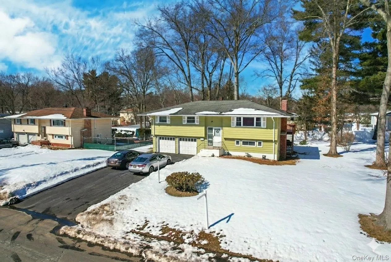 20 Mirror Lake Road, Ramapo, NY, 3 Bedrooms Bedrooms, 9 Rooms Rooms,1 BathroomBathrooms,Residential Sale,For Rent,Mirror Lake,0,967605 20 Mirror Lake Road, Ramapo, NY, 3 Bedrooms Bedrooms, 9 Rooms Rooms,1 BathroomBathrooms,Residential Sale,For Rent,Mirror Lake,0,967605
