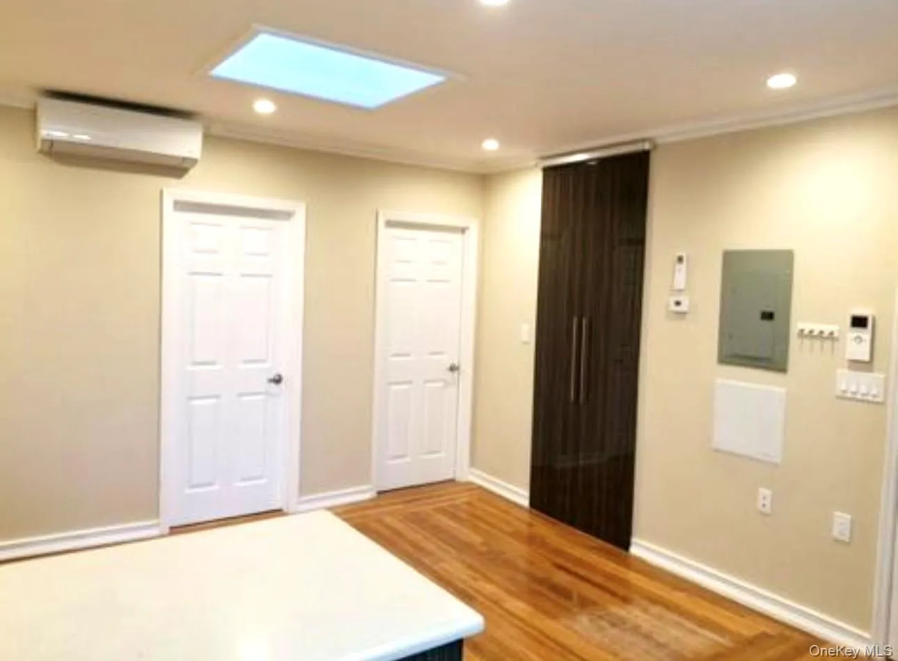 9915 Ascan Avenue, New York, NY, 1 Bedroom Bedrooms, 3 Rooms Rooms,1 BathroomBathrooms,Residential Lease,For Rent,Ascan,0,967610 9915 Ascan Avenue, New York, NY, 1 Bedroom Bedrooms, 3 Rooms Rooms,1 BathroomBathrooms,Residential Lease,For Rent,Ascan,0,967610