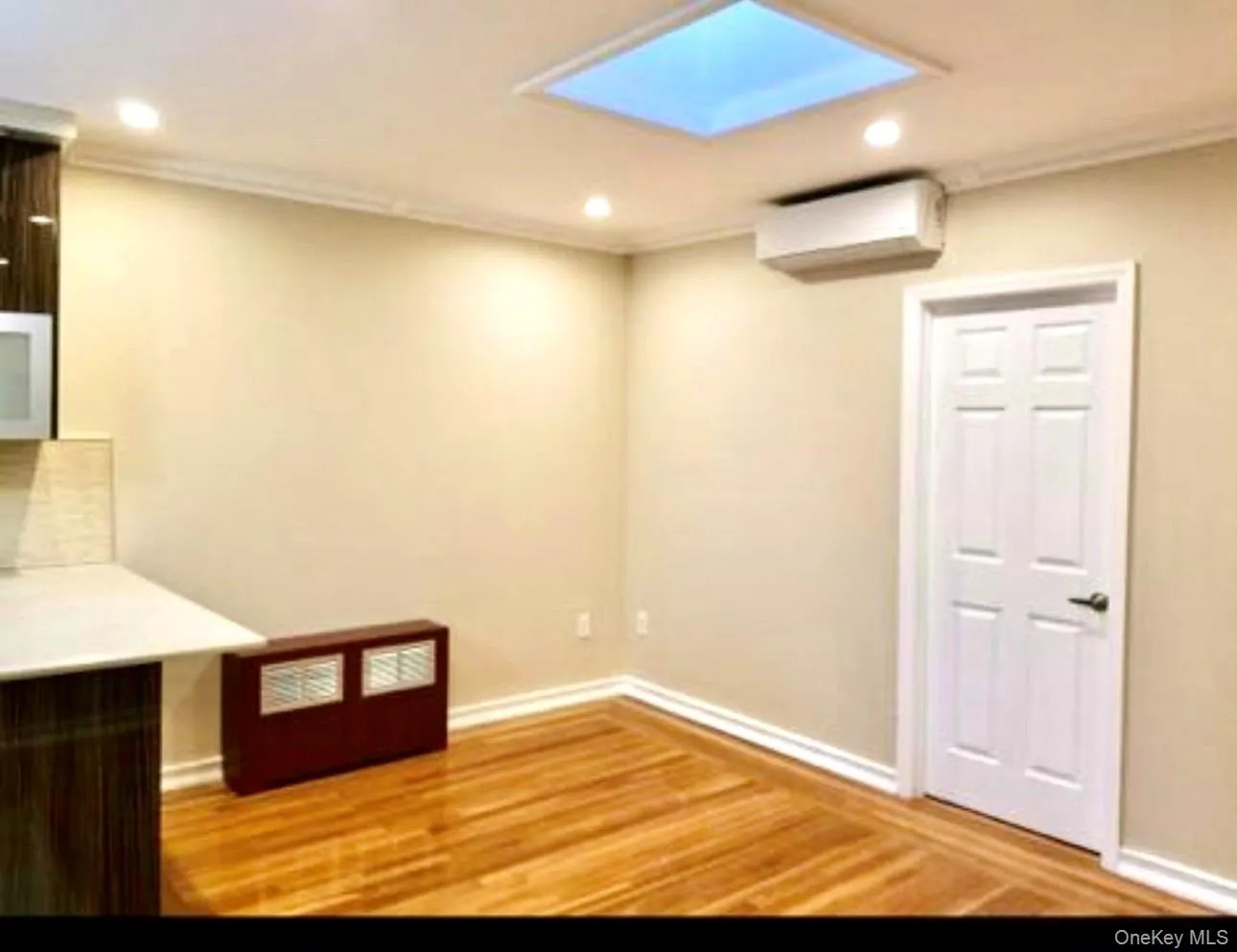 9915 Ascan Avenue, New York, NY, 1 Bedroom Bedrooms, 3 Rooms Rooms,1 BathroomBathrooms,Residential Lease,For Rent,Ascan,0,967610 9915 Ascan Avenue, New York, NY, 1 Bedroom Bedrooms, 3 Rooms Rooms,1 BathroomBathrooms,Residential Lease,For Rent,Ascan,0,967610