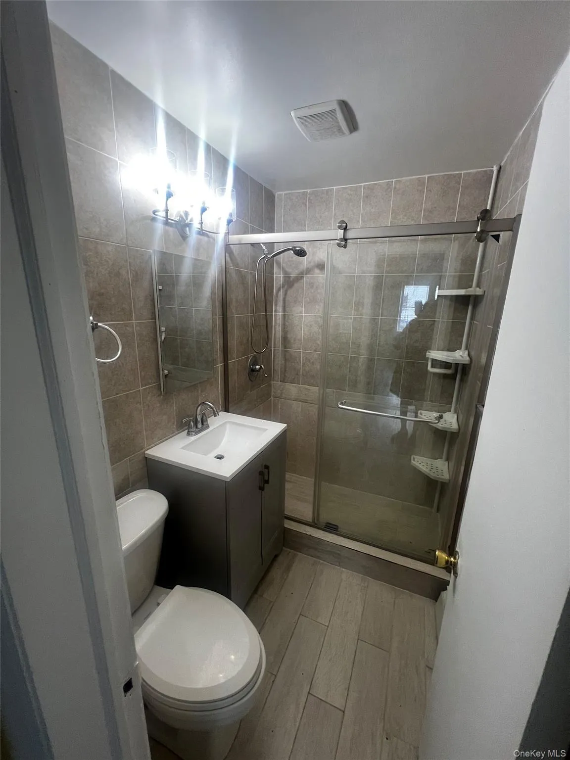 2113 Chatterton Avenue, New York, NY, 2 Bedrooms Bedrooms, 4 Rooms Rooms,1 BathroomBathrooms,Residential Lease,For Rent,Chatterton,0,967643 2113 Chatterton Avenue, New York, NY, 2 Bedrooms Bedrooms, 4 Rooms Rooms,1 BathroomBathrooms,Residential Lease,For Rent,Chatterton,0,967643