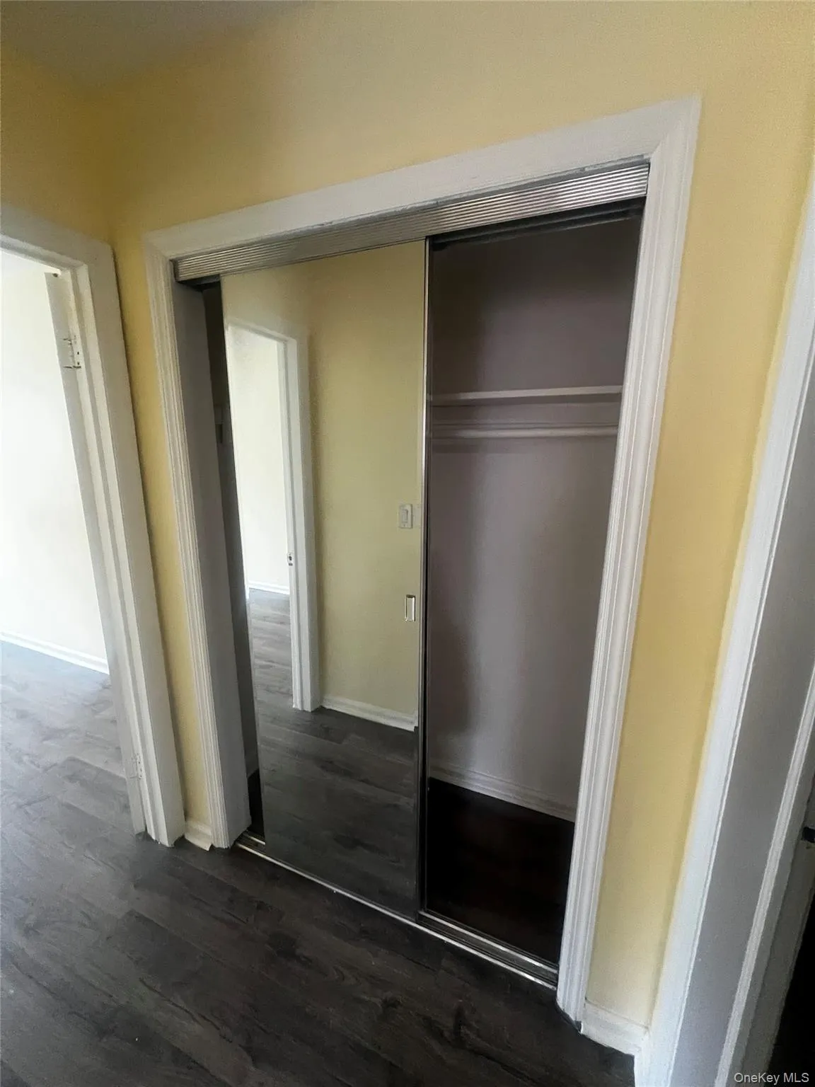 2113 Chatterton Avenue, New York, NY, 2 Bedrooms Bedrooms, 4 Rooms Rooms,1 BathroomBathrooms,Residential Lease,For Rent,Chatterton,0,967643 2113 Chatterton Avenue, New York, NY, 2 Bedrooms Bedrooms, 4 Rooms Rooms,1 BathroomBathrooms,Residential Lease,For Rent,Chatterton,0,967643